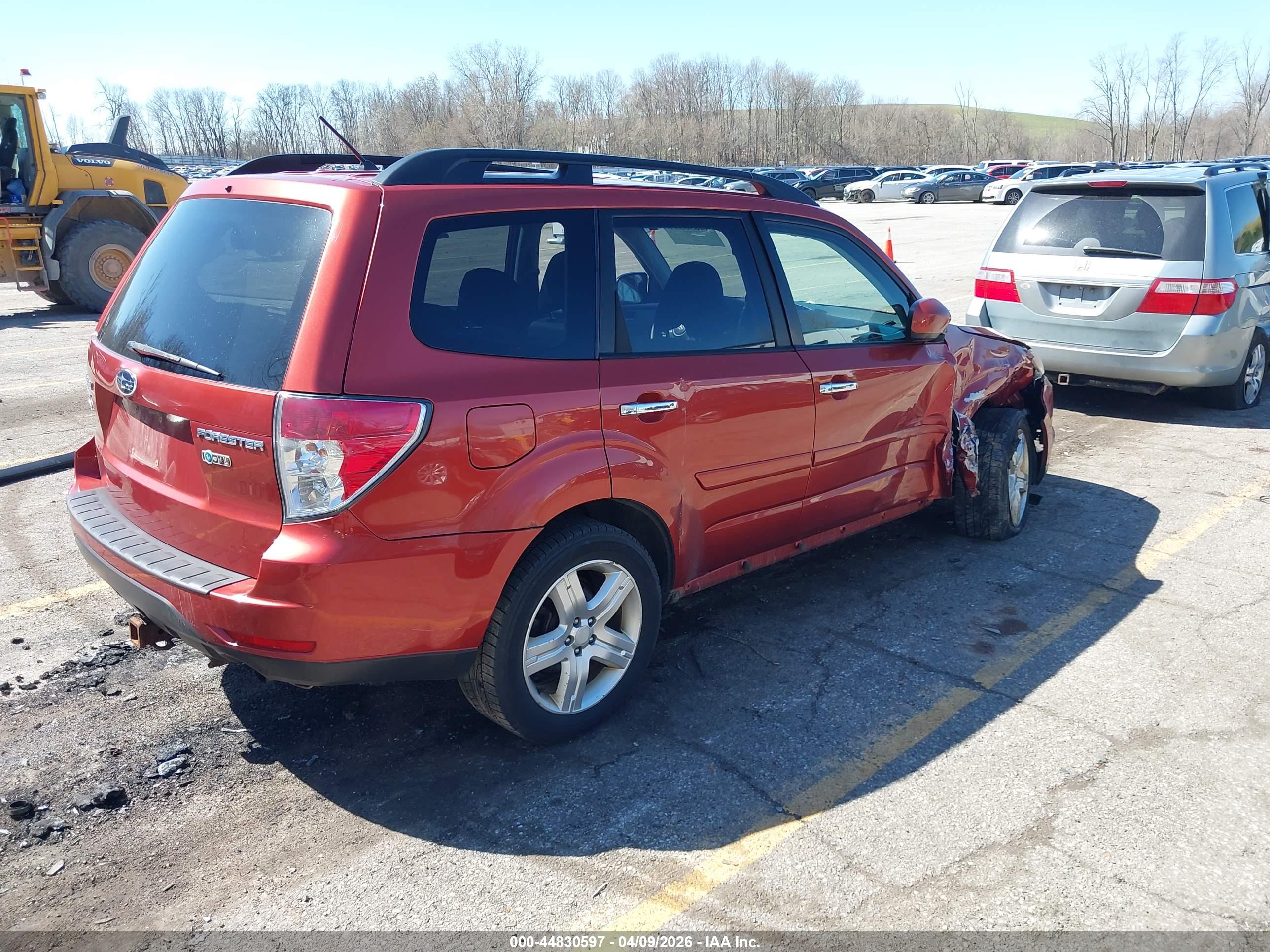 SUBARU FORESTER image 4