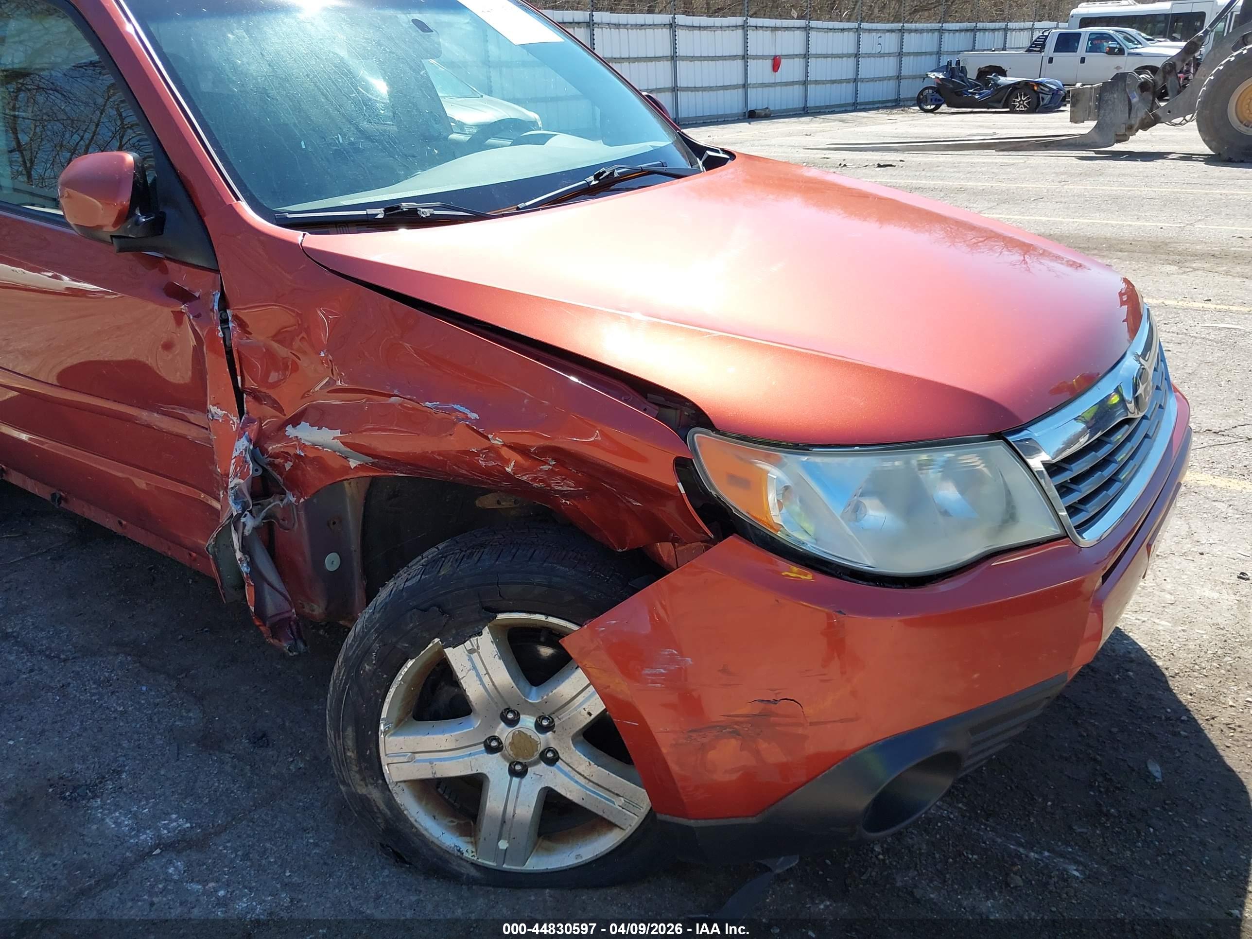 SUBARU FORESTER image 6