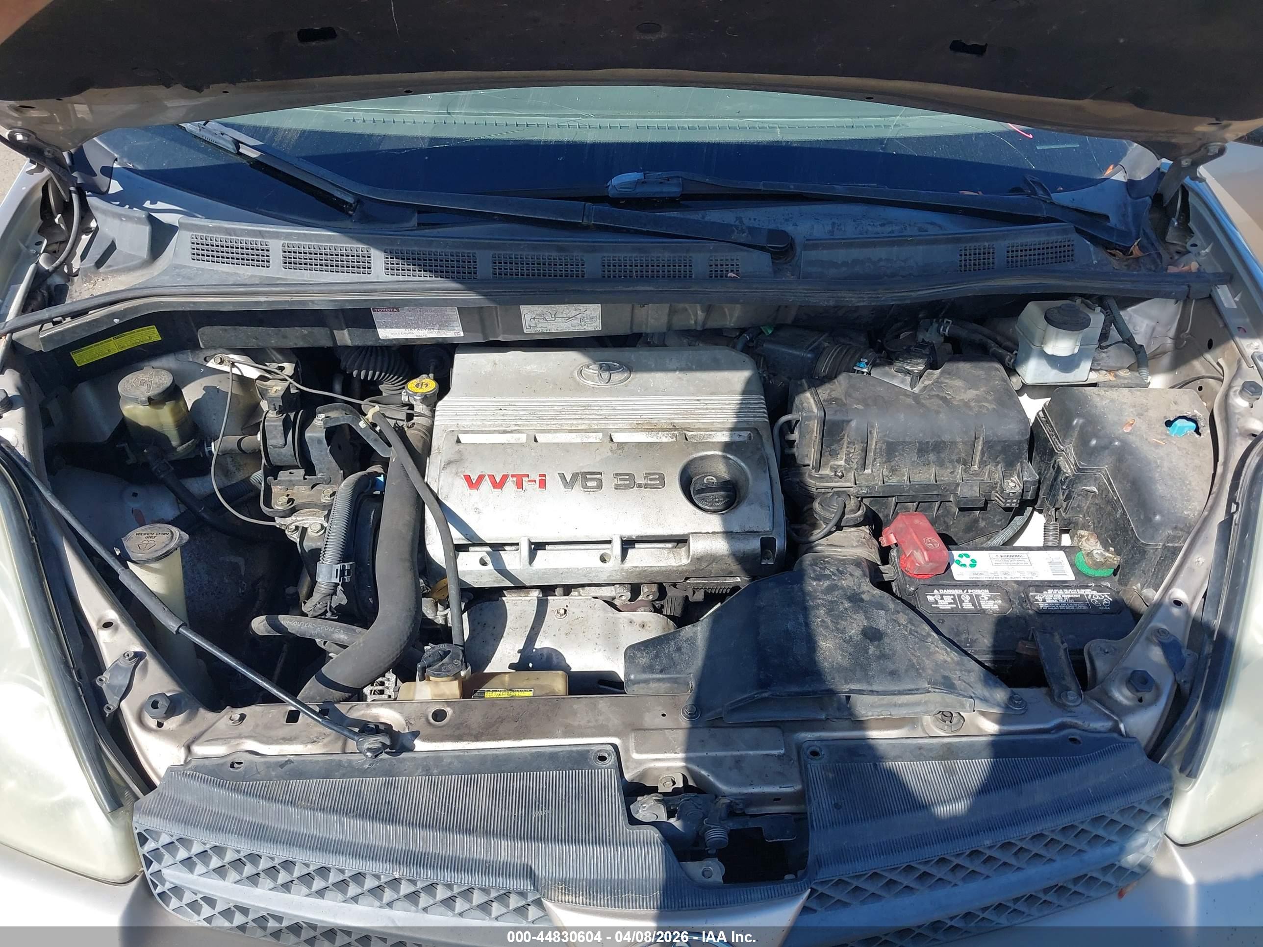 TOYOTA SIENNA image 10