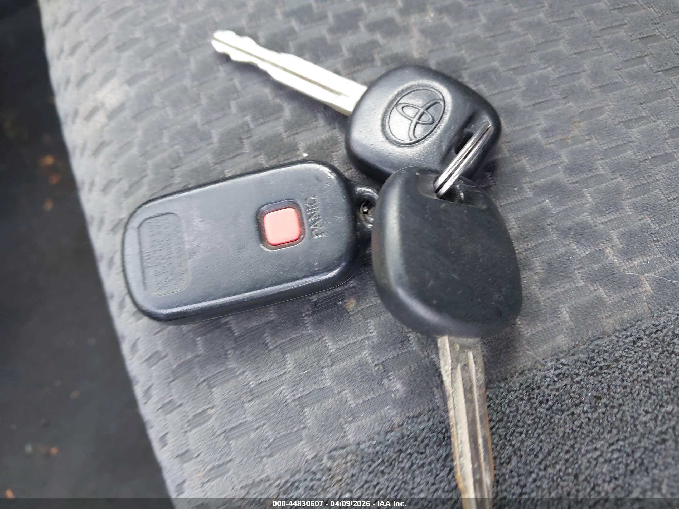 TOYOTA COROLLA image 11