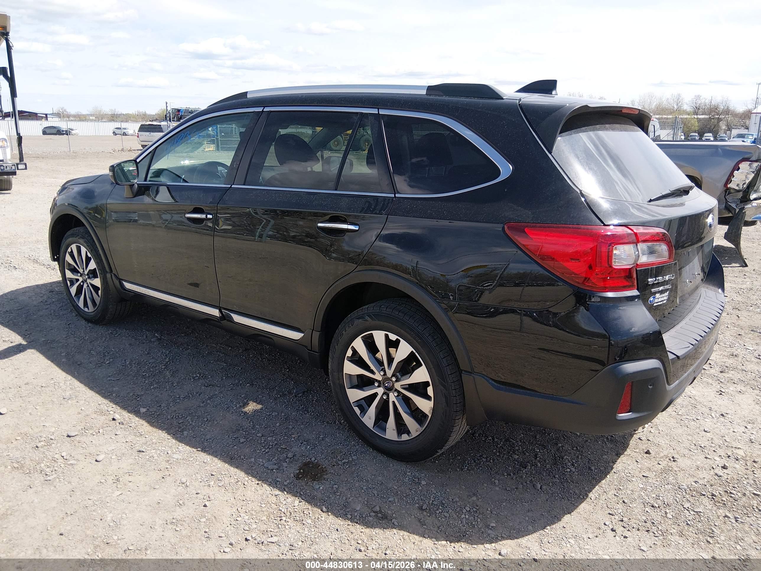 SUBARU OUTBACK image 3
