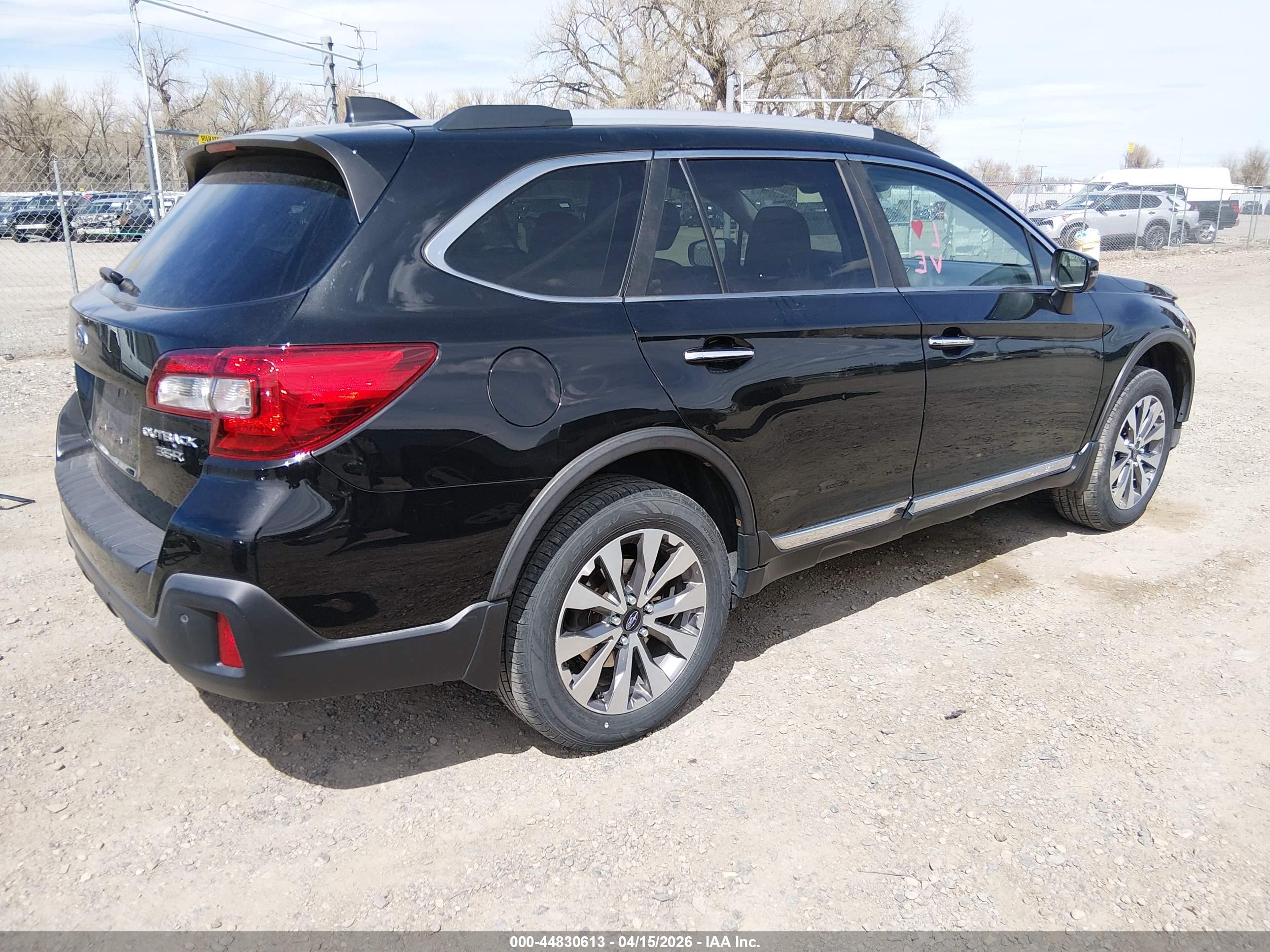 SUBARU OUTBACK image 4
