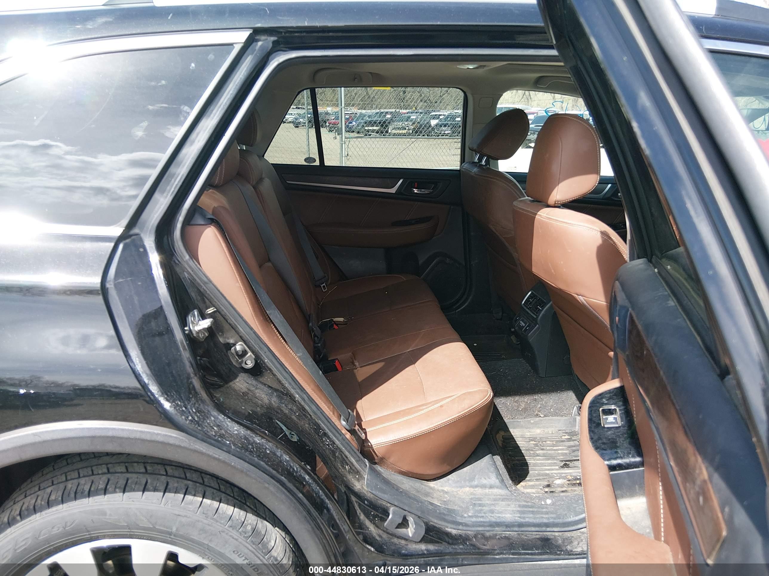 SUBARU OUTBACK image 8