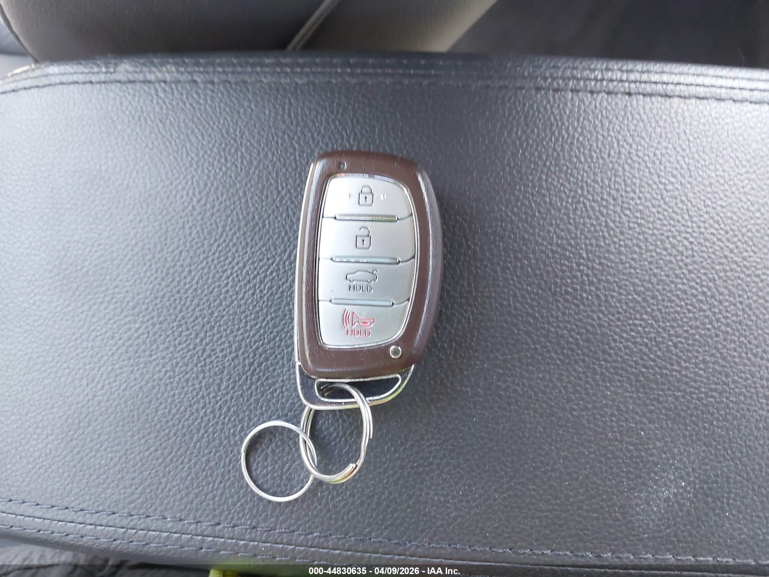 HYUNDAI ELANTRA image 11