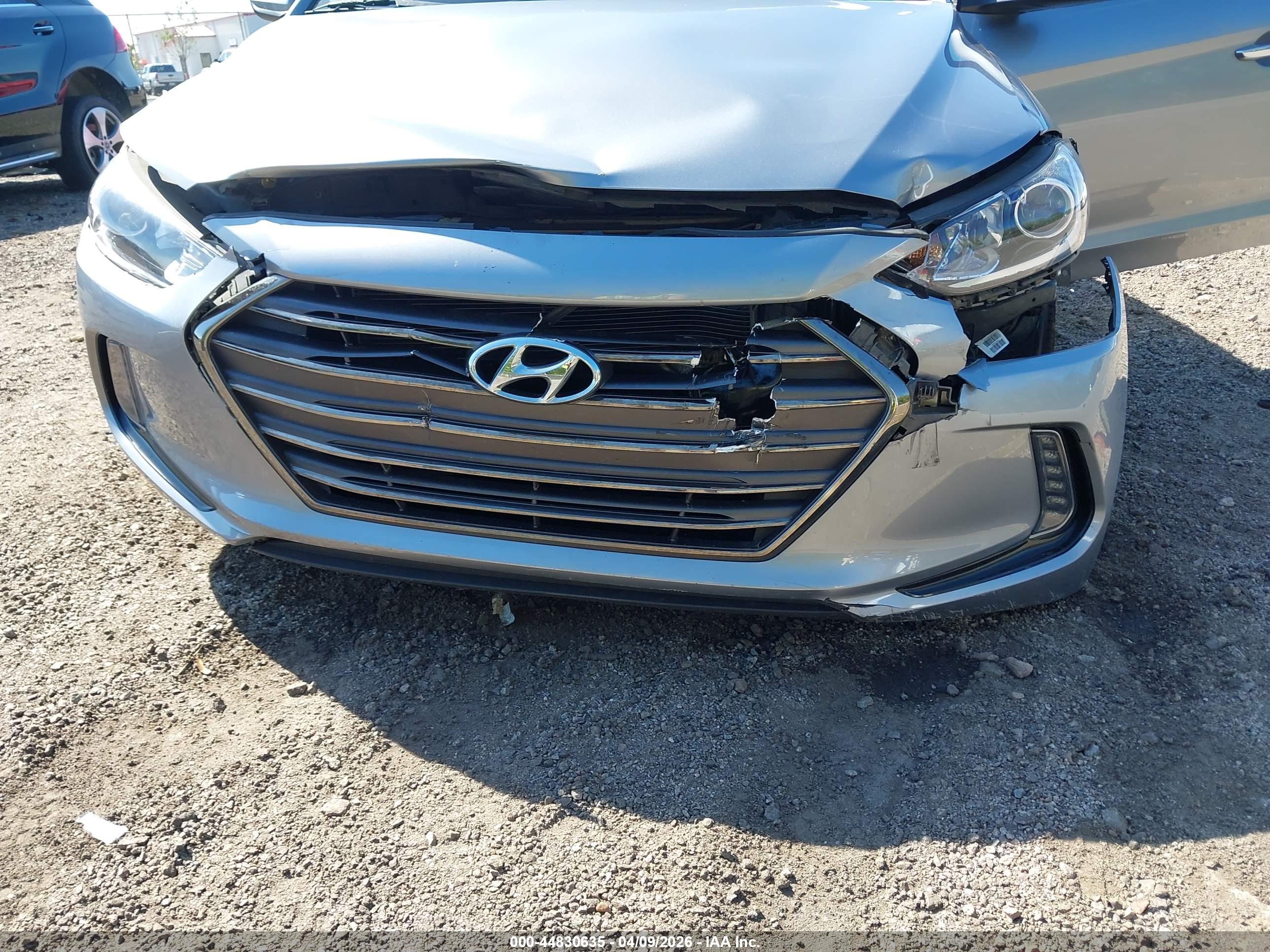 HYUNDAI ELANTRA image 6