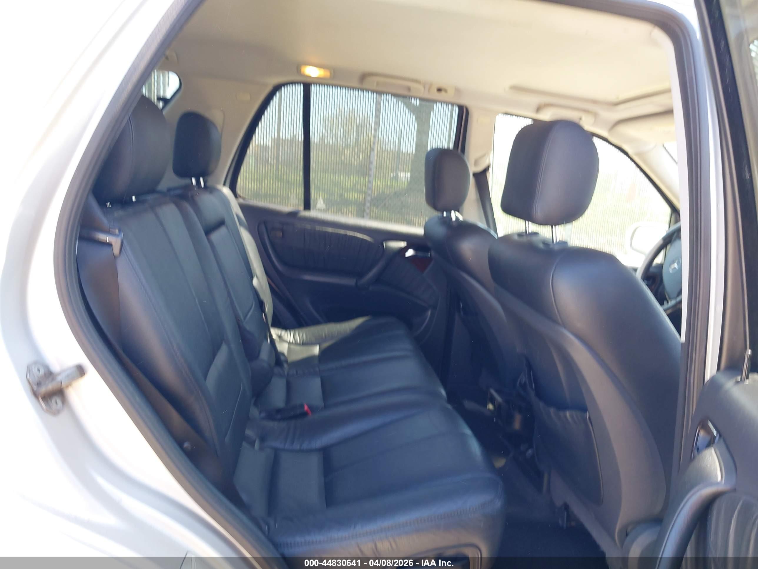 MERCEDES-BENZ ML image 8