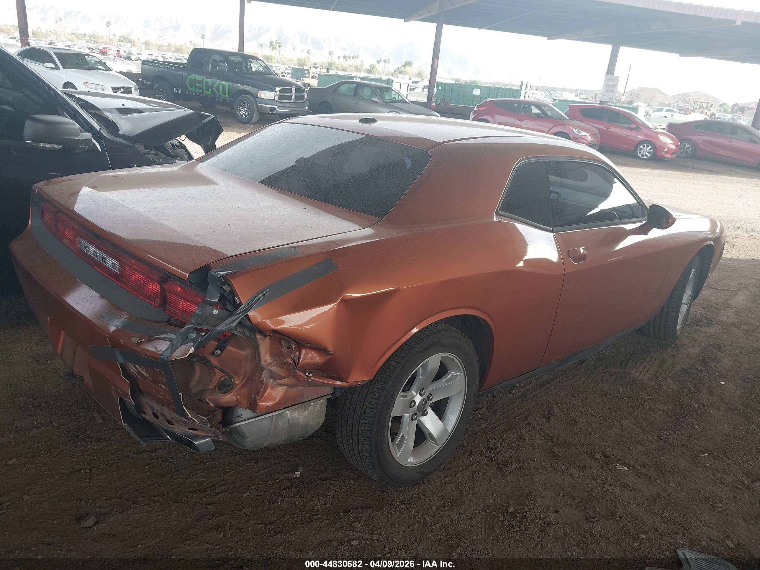 DODGE CHALLENGER image 4
