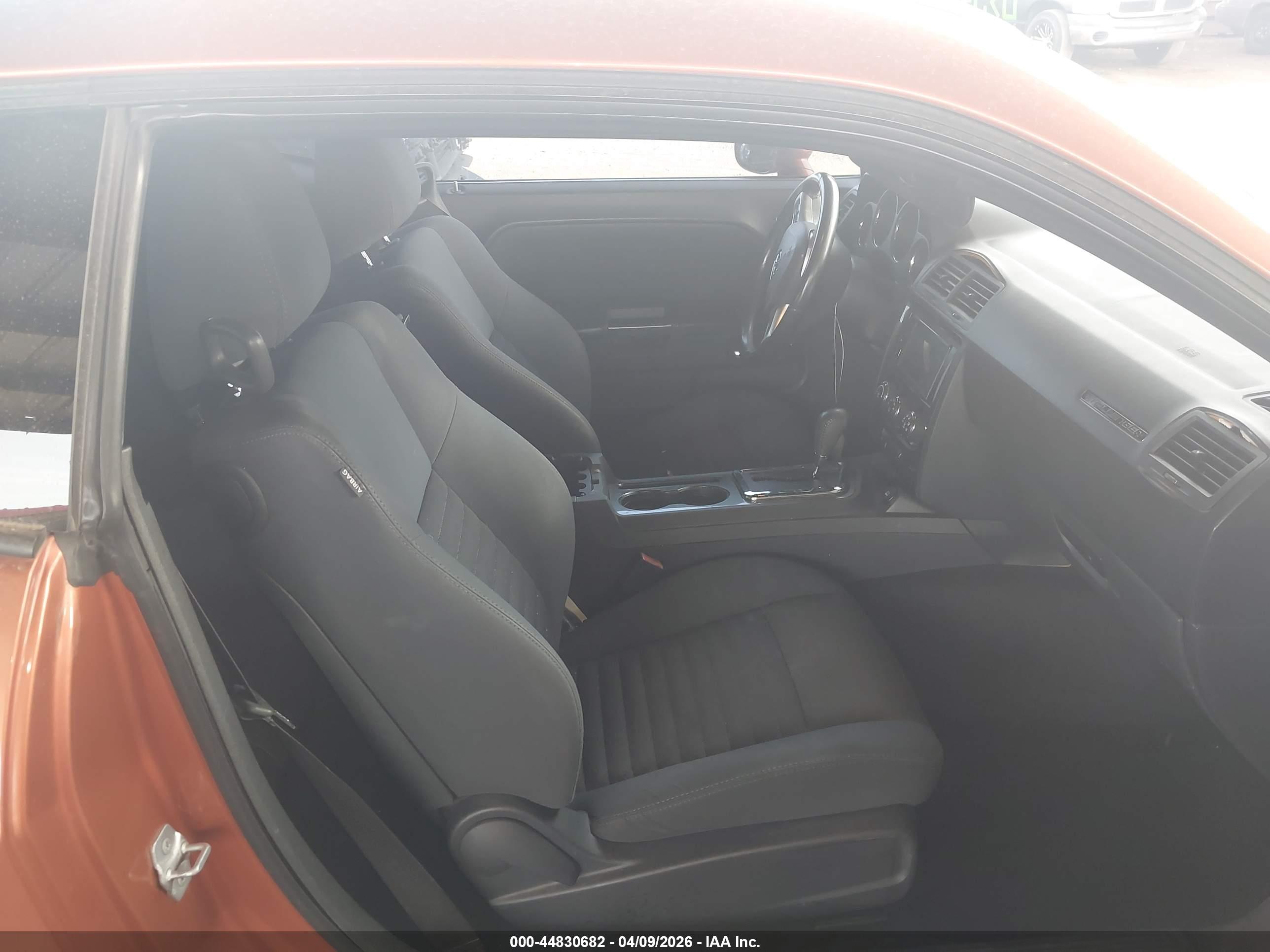 DODGE CHALLENGER image 5
