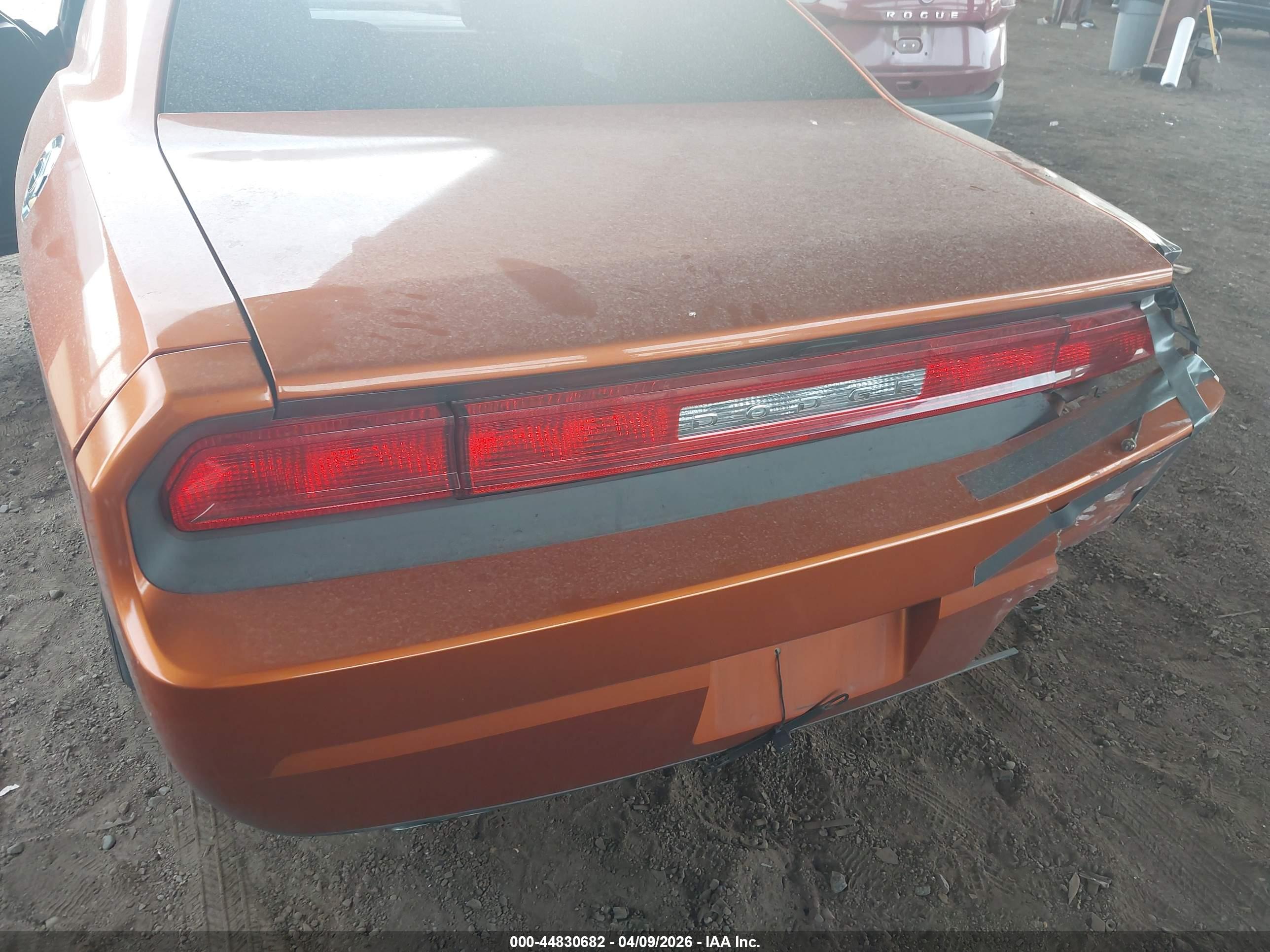 DODGE CHALLENGER image 6