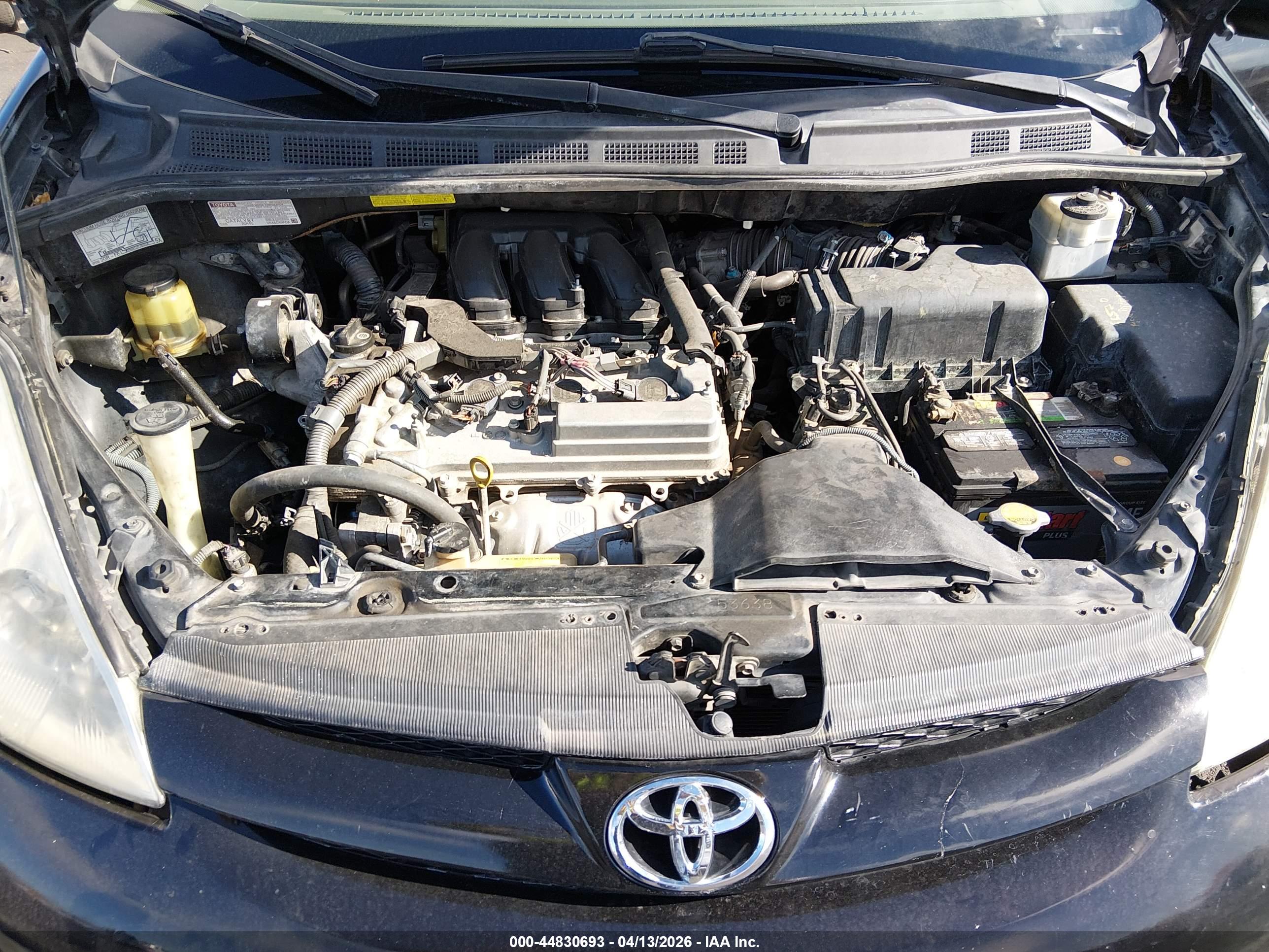 TOYOTA SIENNA image 10