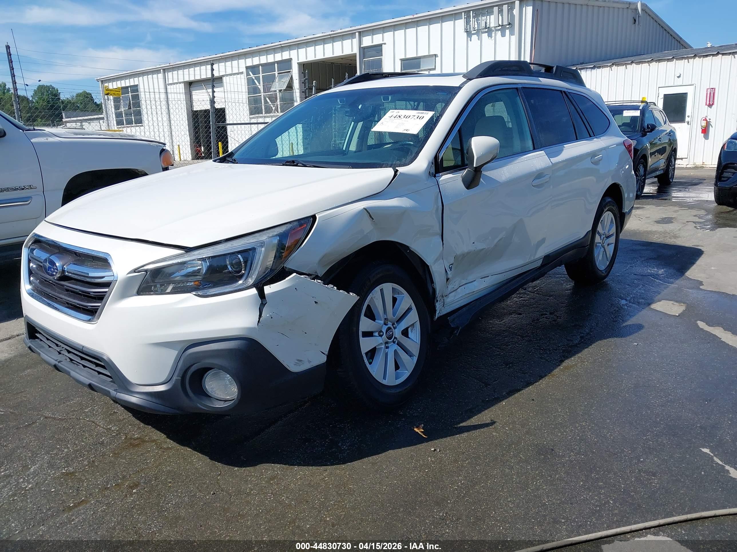 SUBARU OUTBACK image 2