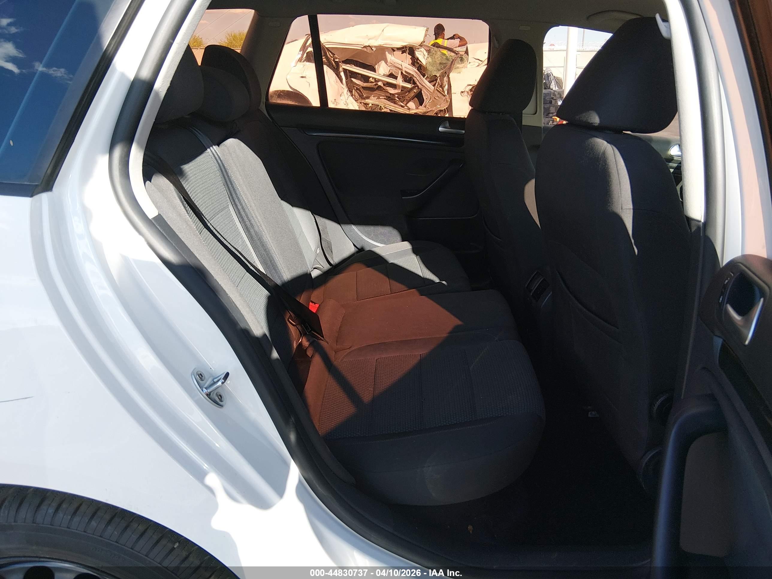VOLKSWAGEN JETTA image 8