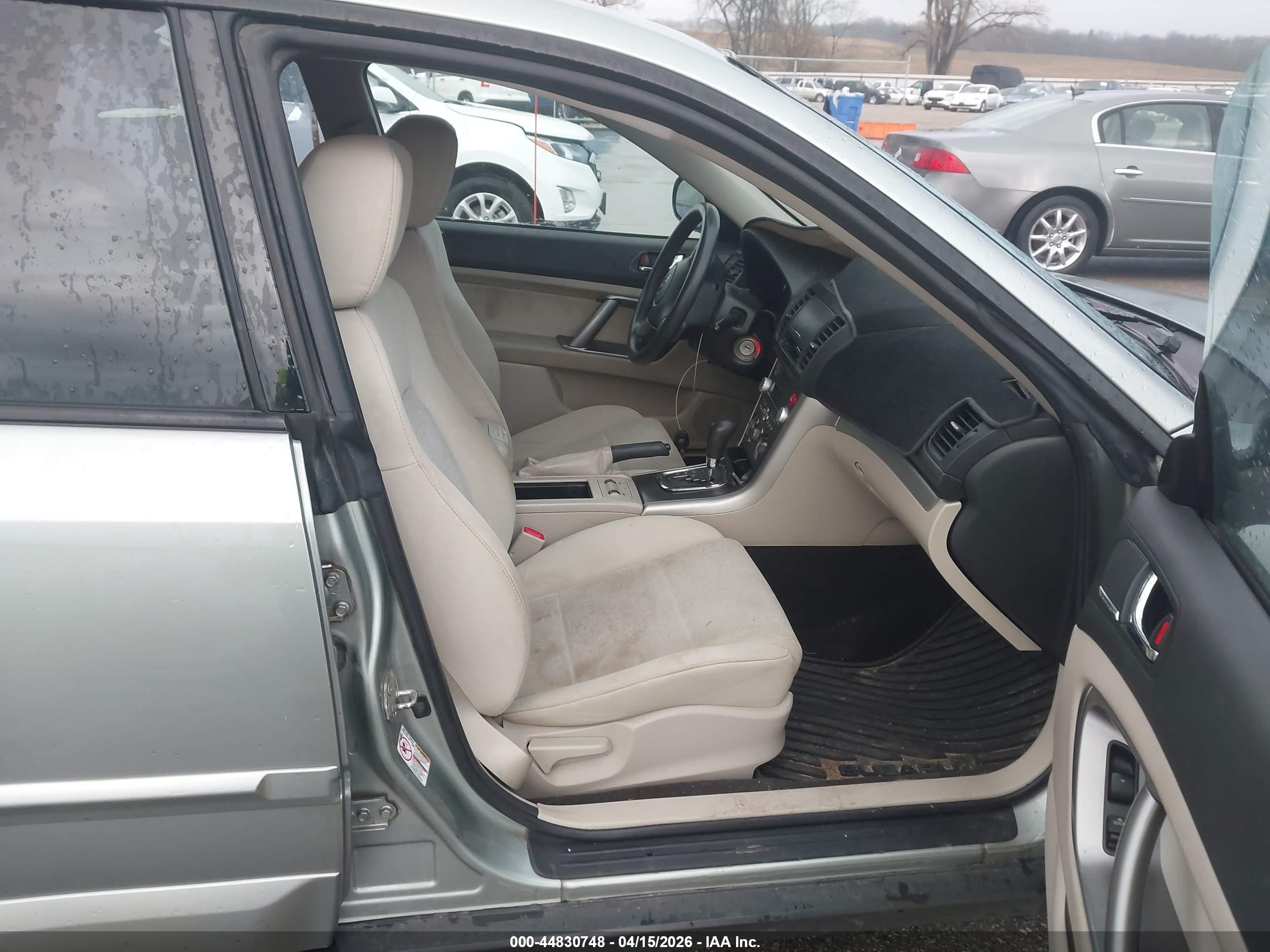 SUBARU OUTBACK image 5
