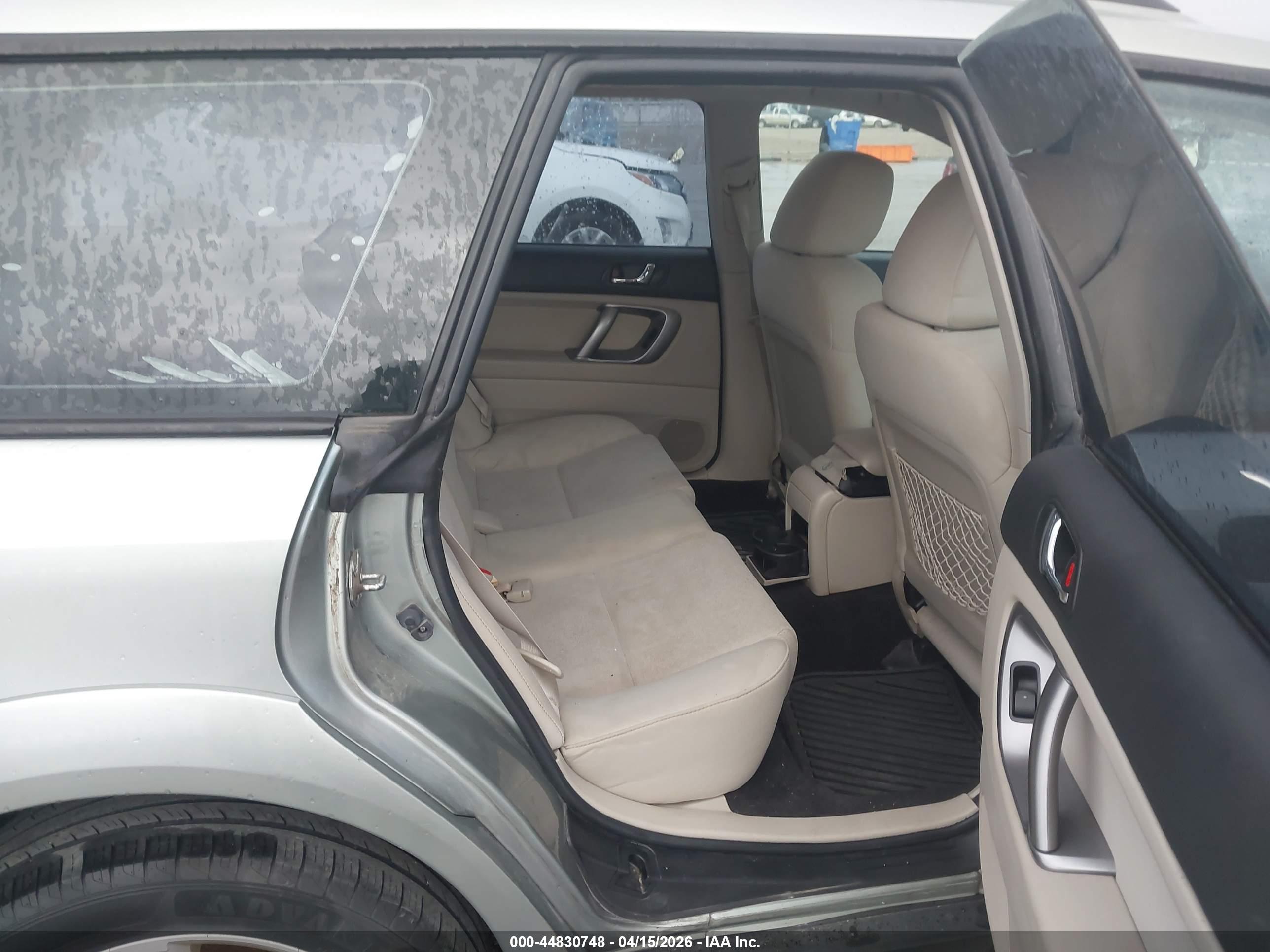 SUBARU OUTBACK image 8