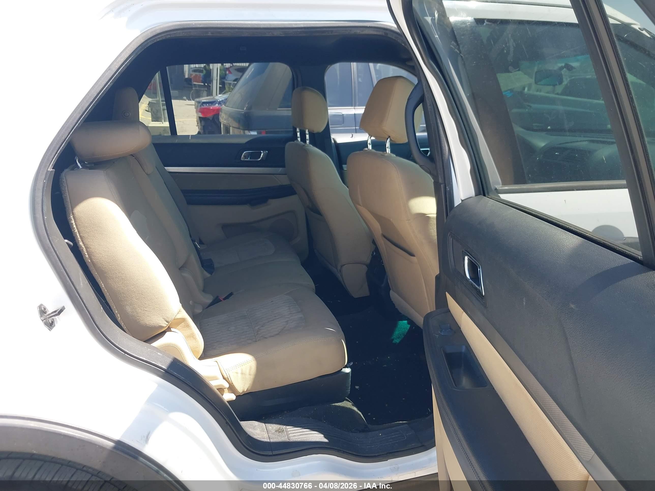 FORD EXPLORER image 8