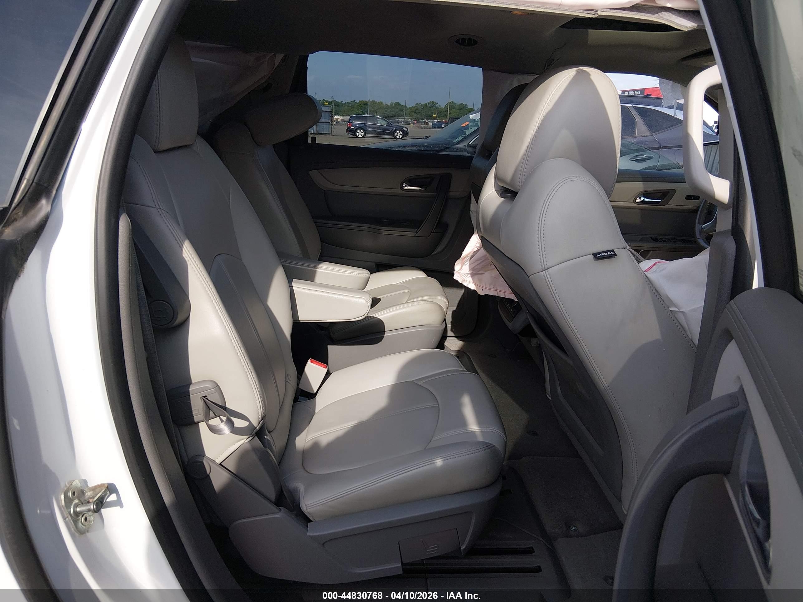 CHEVROLET TRAVERSE image 8