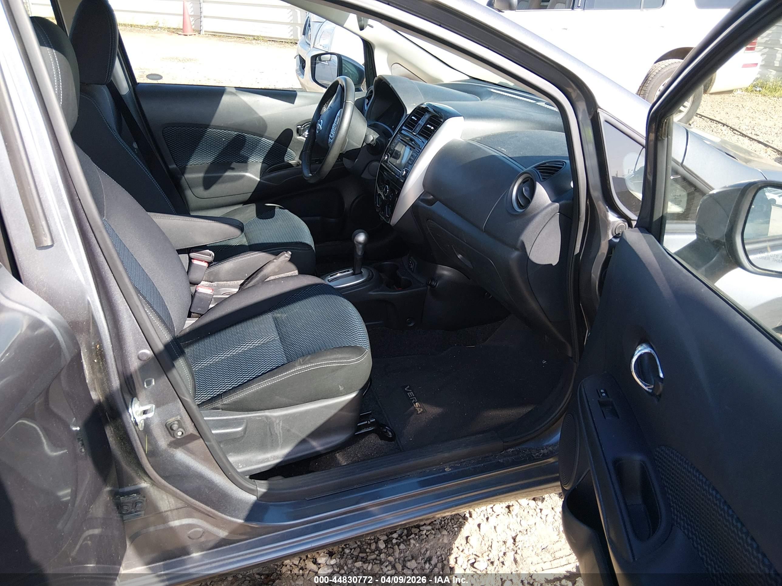 NISSAN VERSA image 5