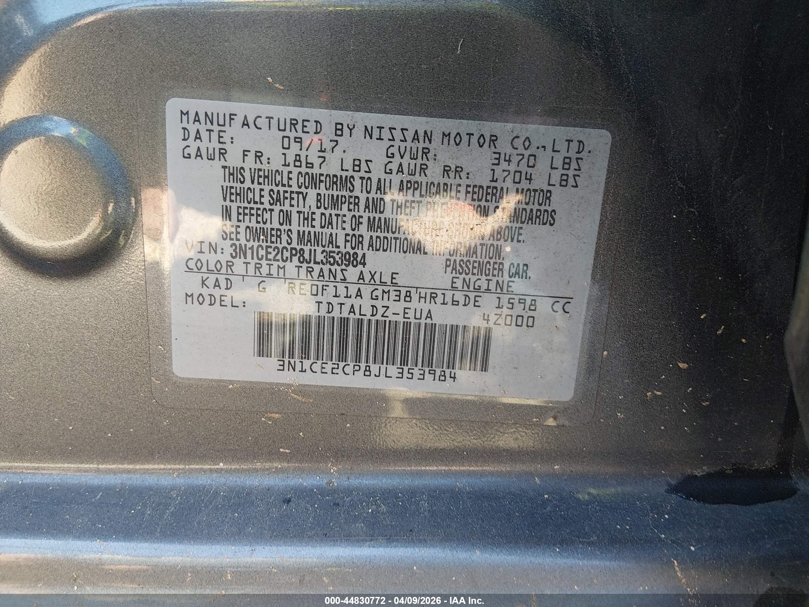 NISSAN VERSA image 9