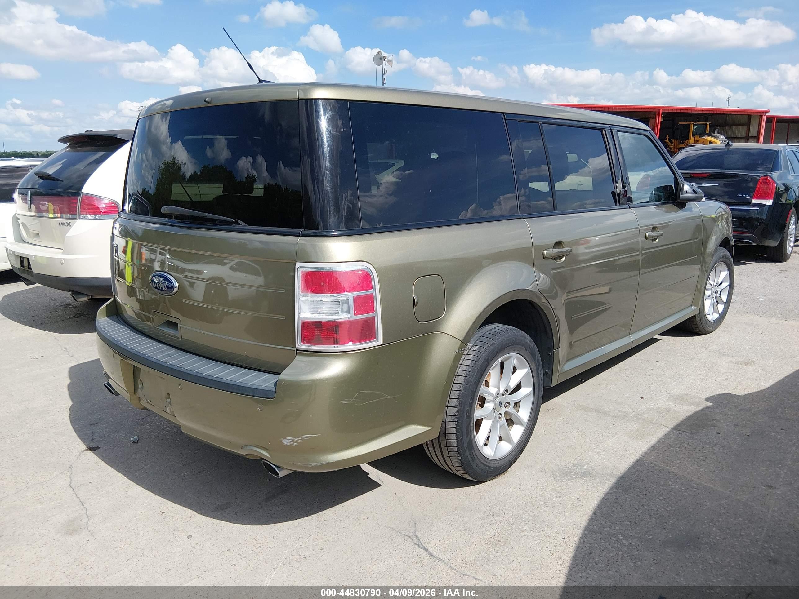 FORD FLEX image 4
