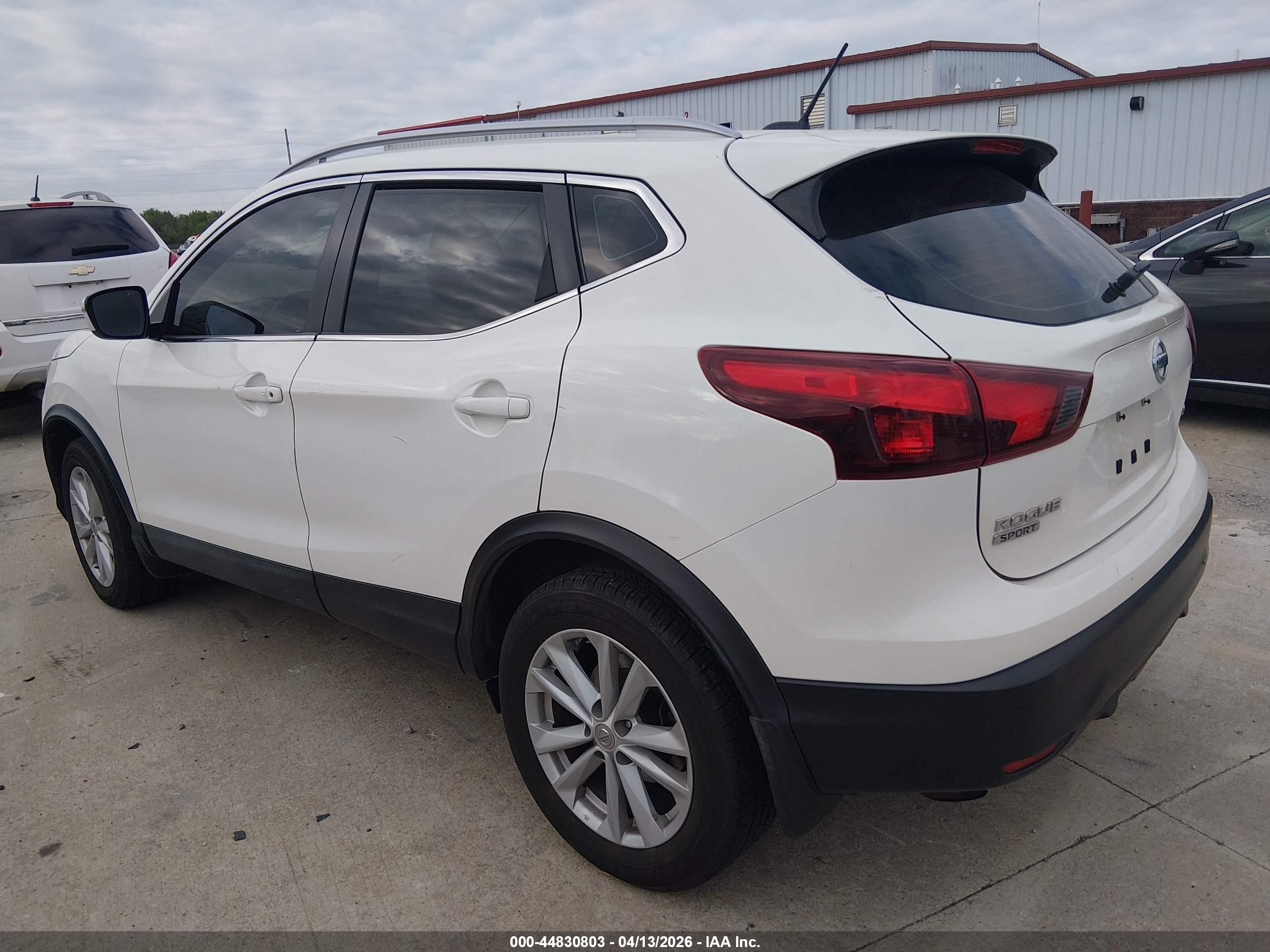NISSAN ROGUE image 3