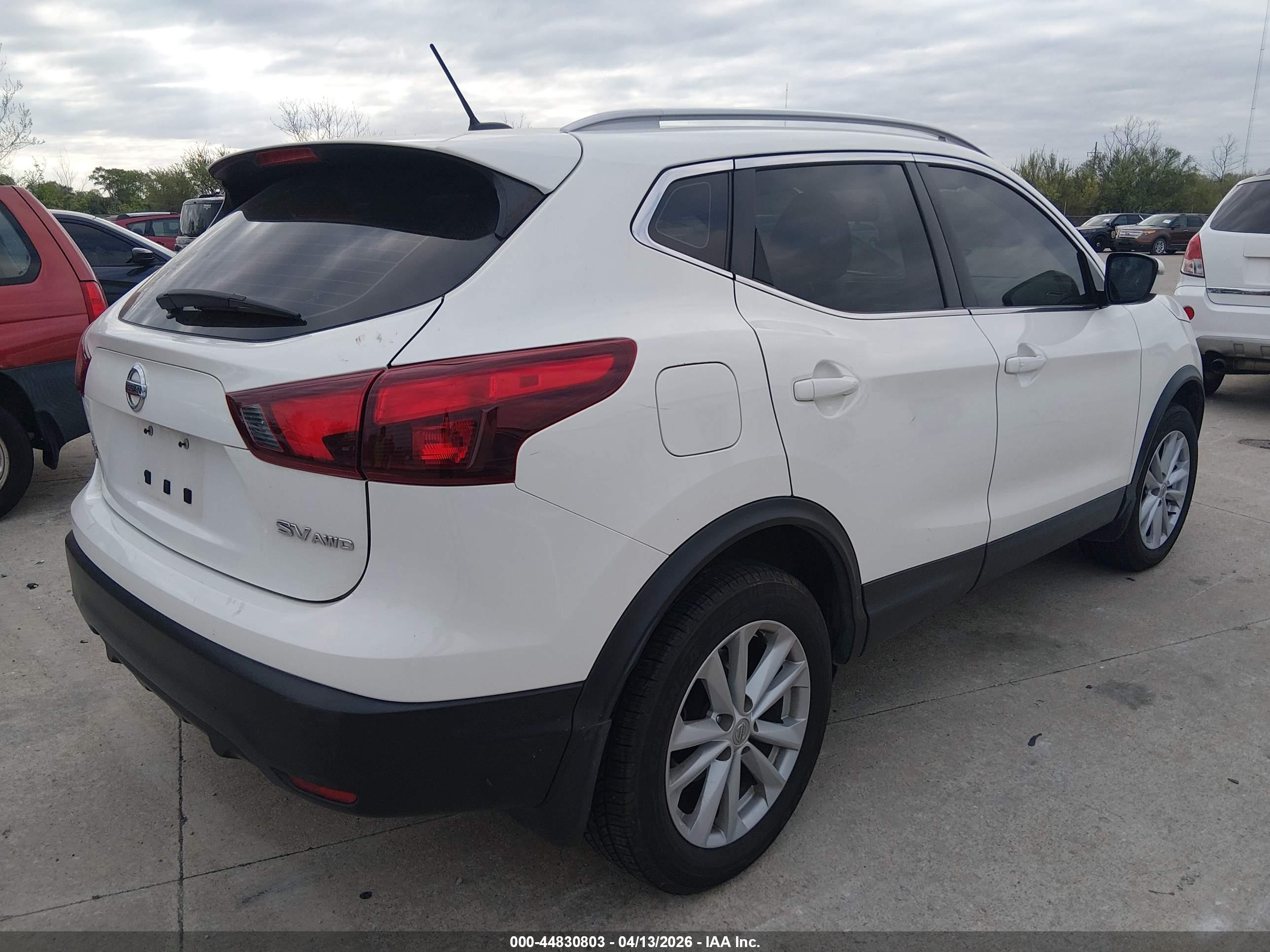 NISSAN ROGUE image 4