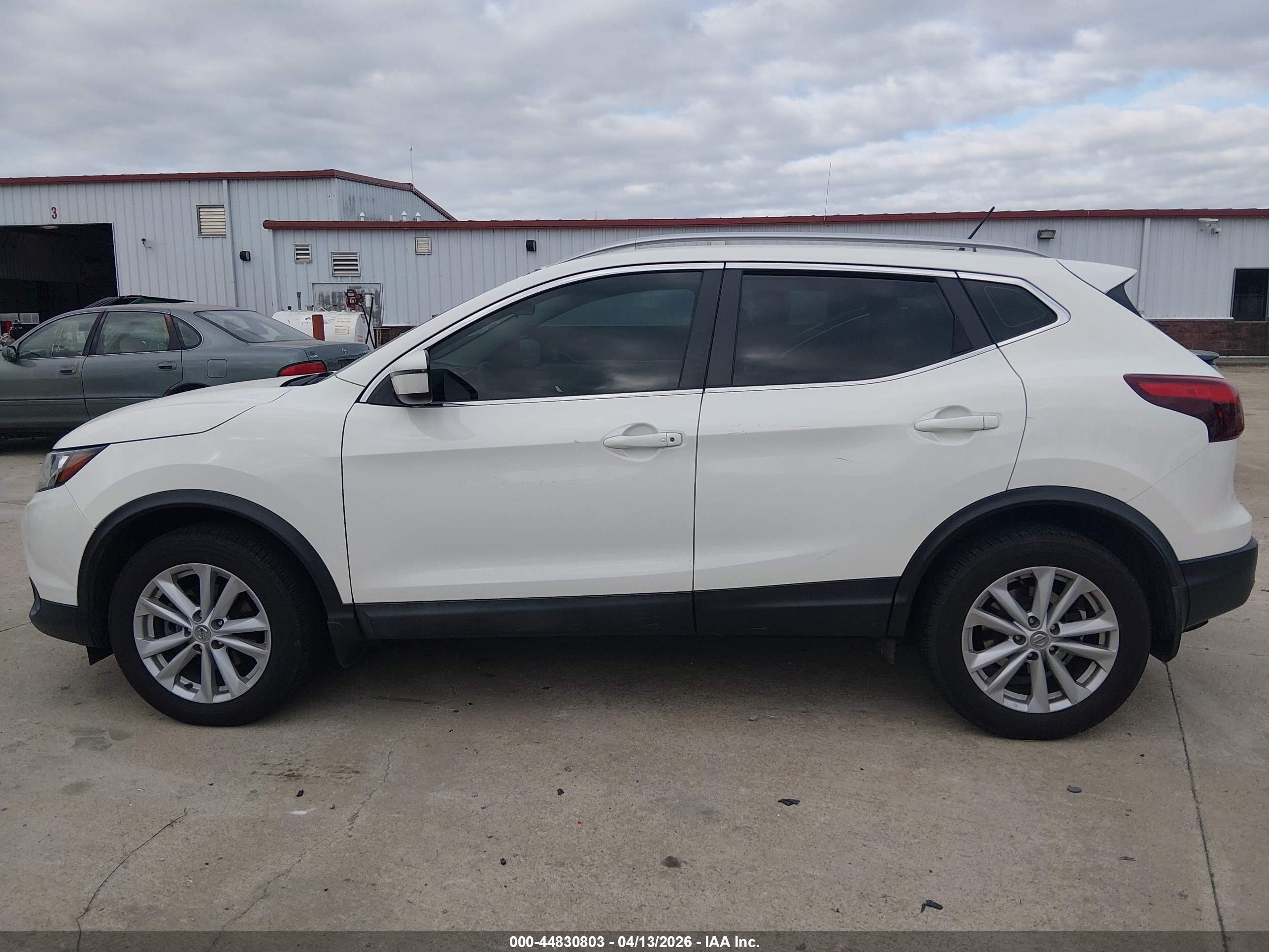 NISSAN ROGUE image 6