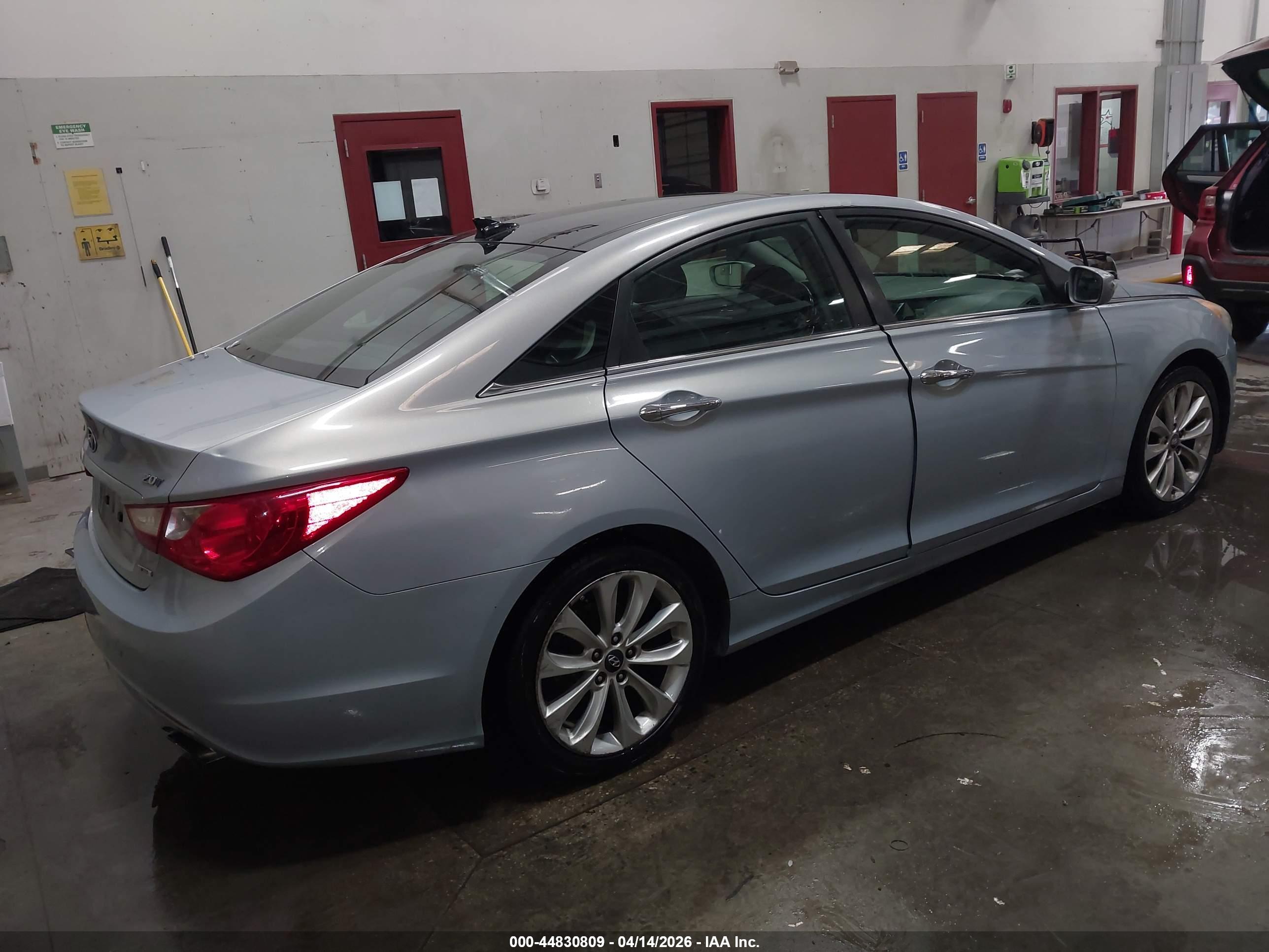 HYUNDAI SONATA image 4