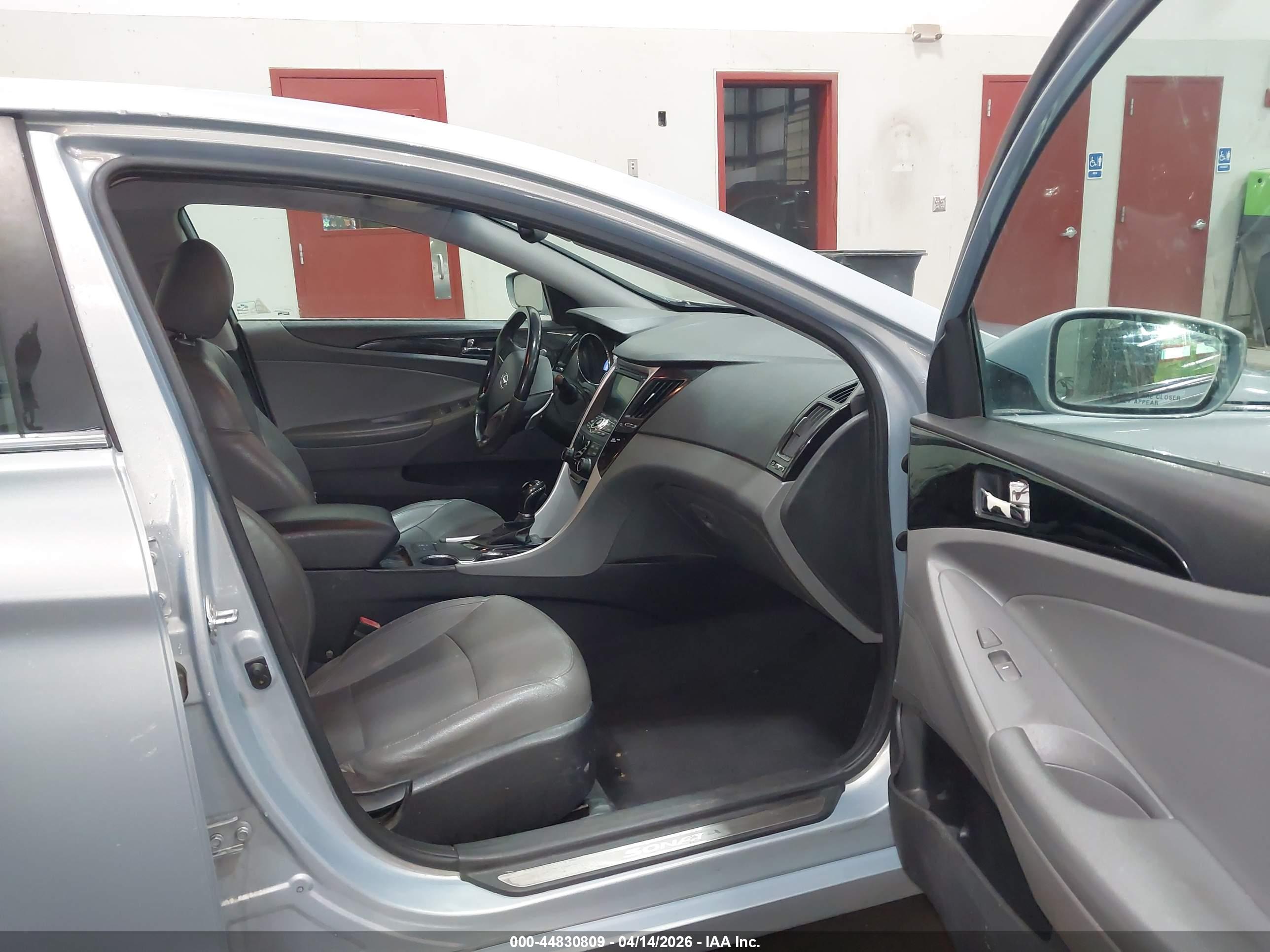 HYUNDAI SONATA image 5