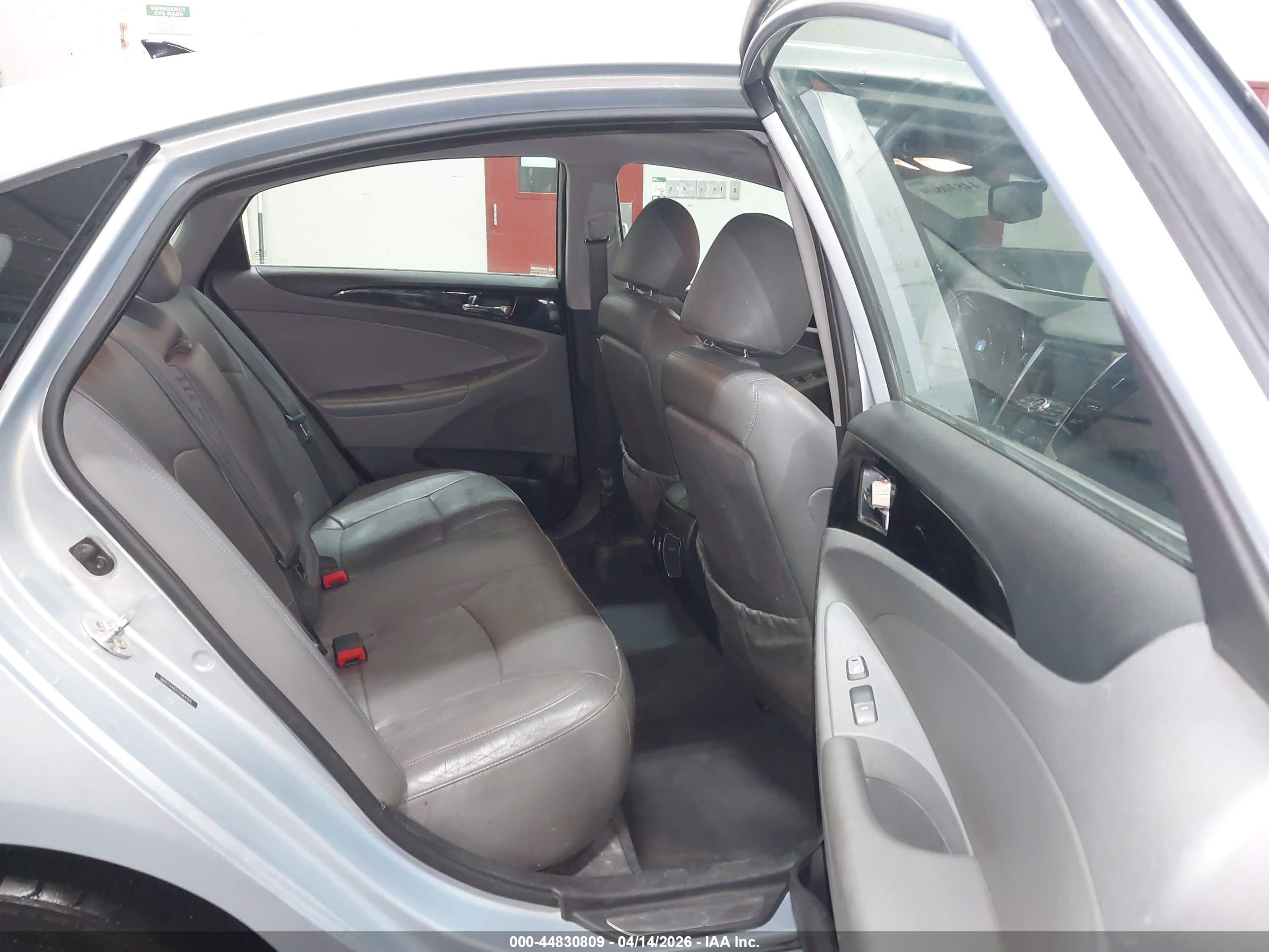 HYUNDAI SONATA image 8