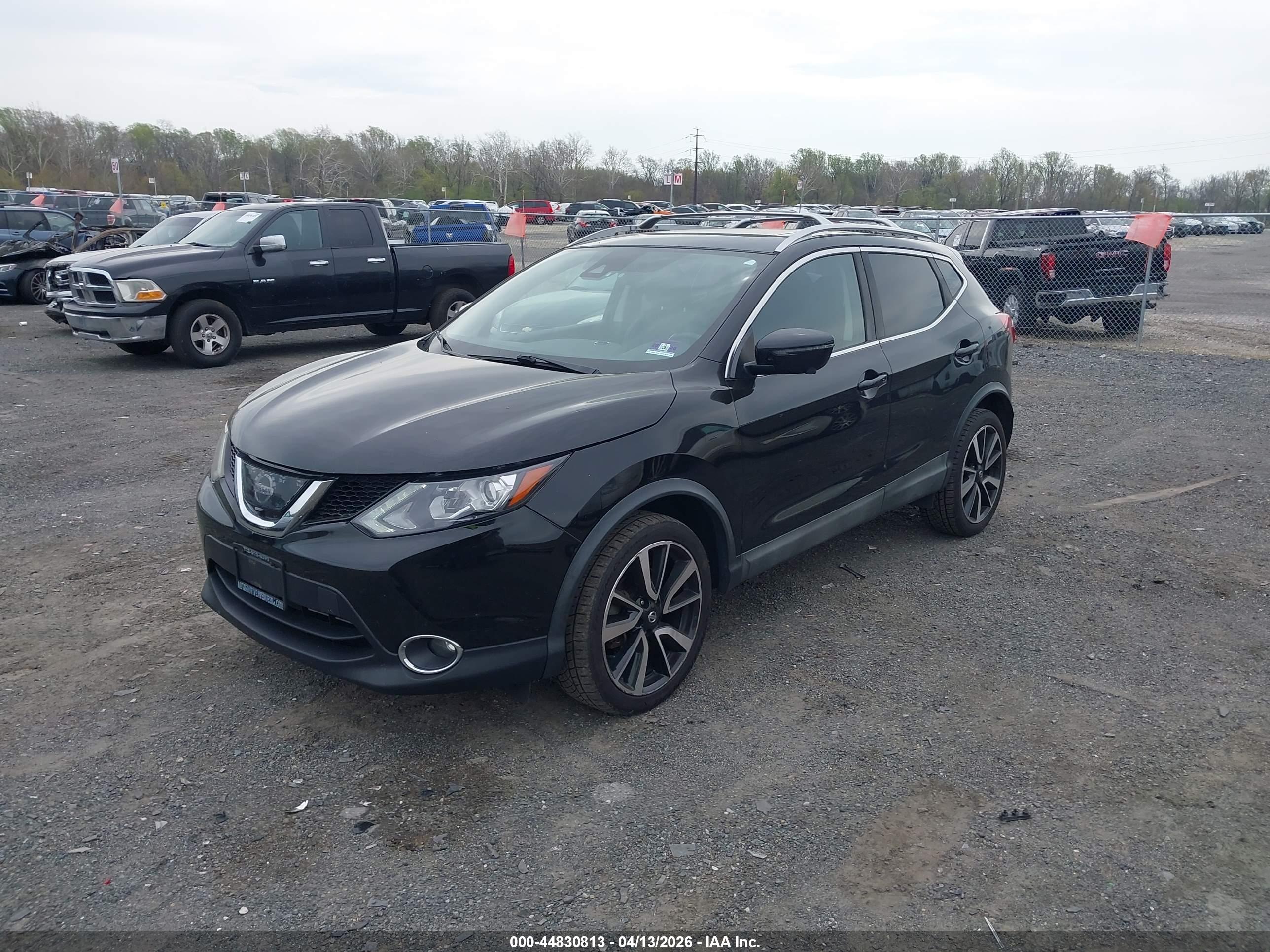 NISSAN ROGUE image 2