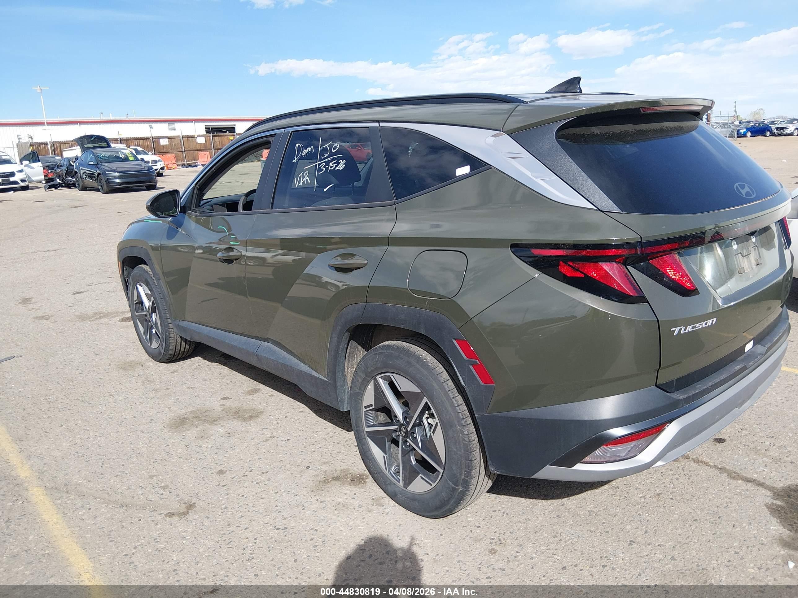 HYUNDAI TUCSON image 3