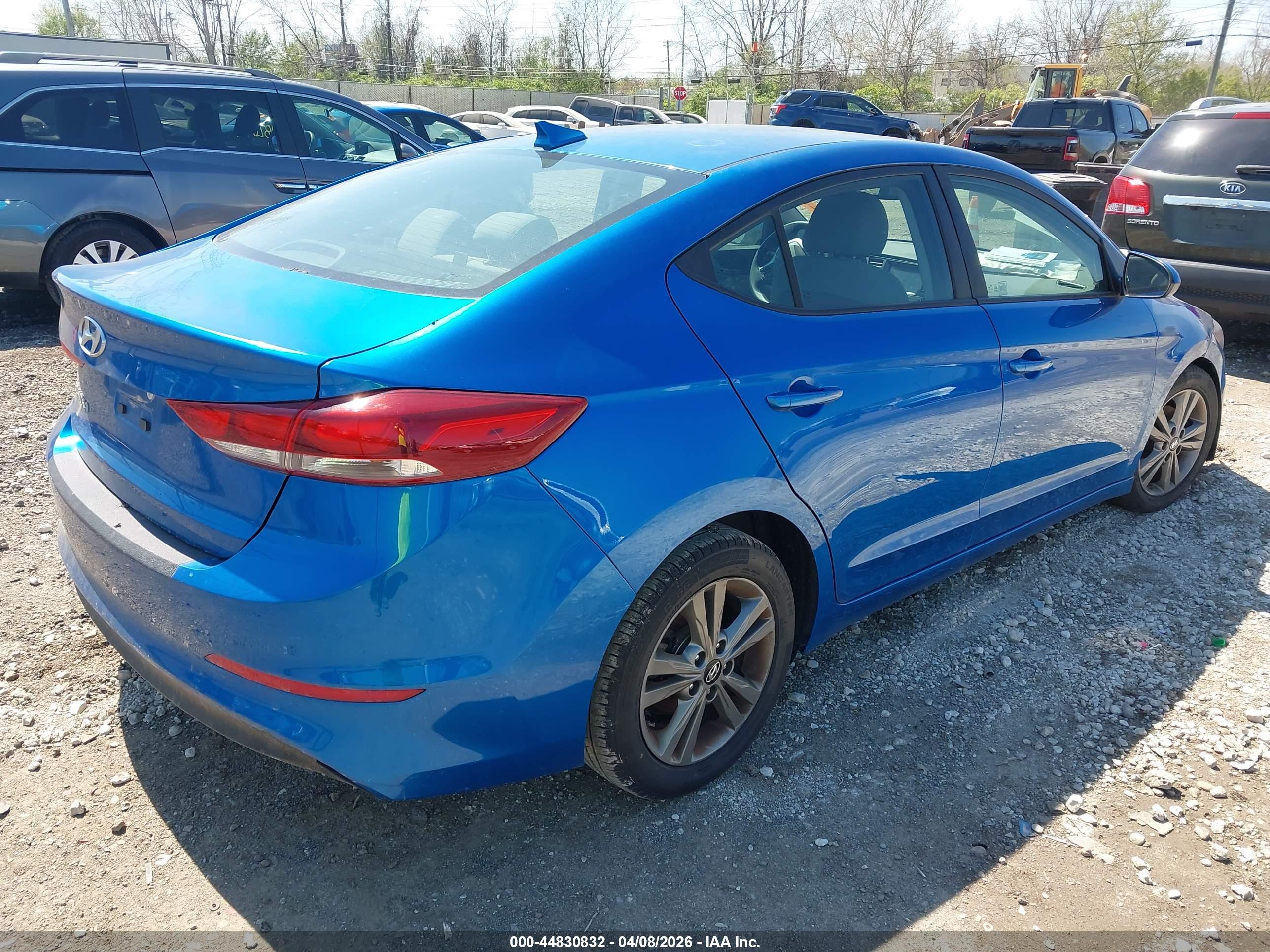 HYUNDAI ELANTRA image 4