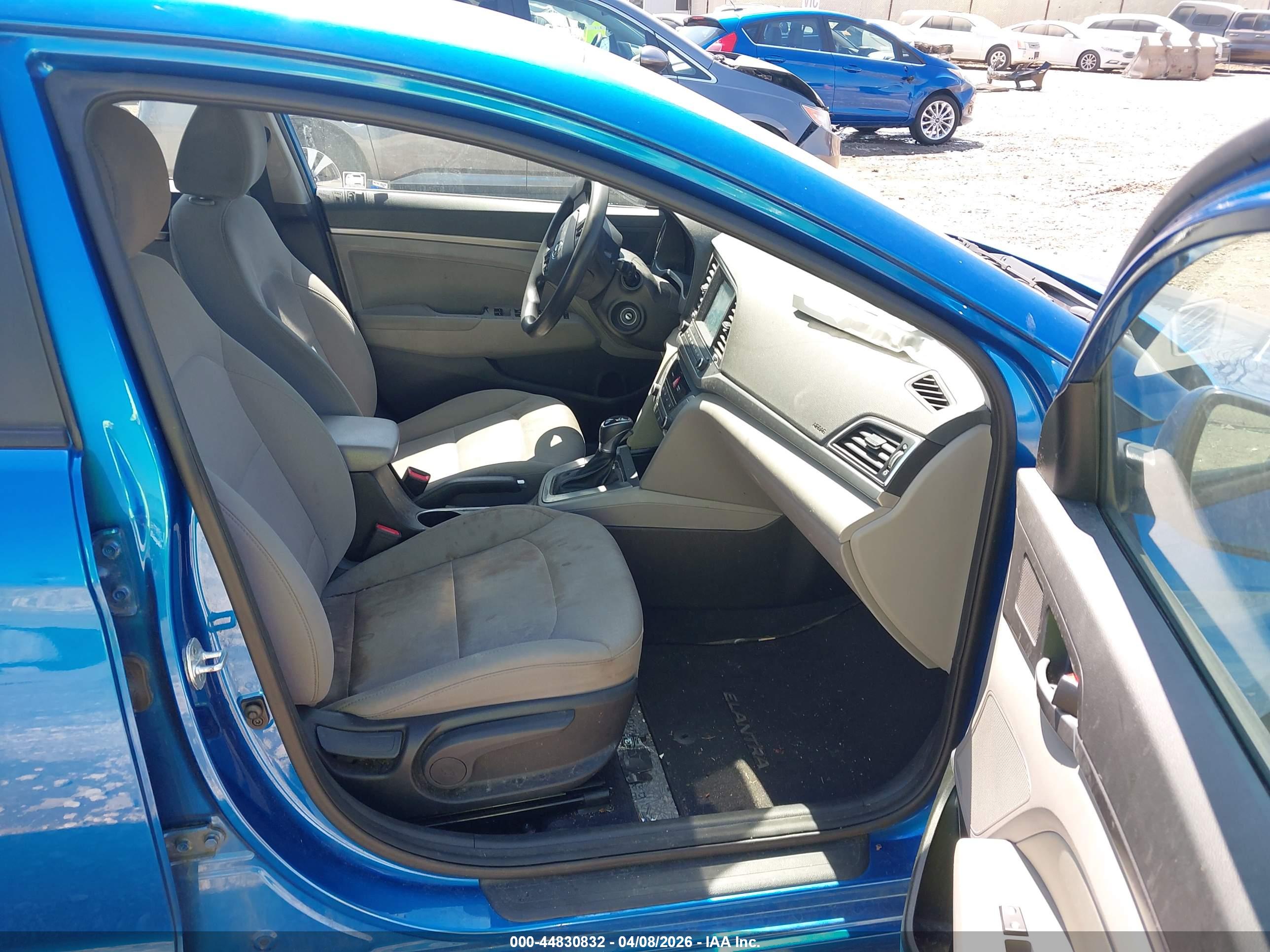 HYUNDAI ELANTRA image 5