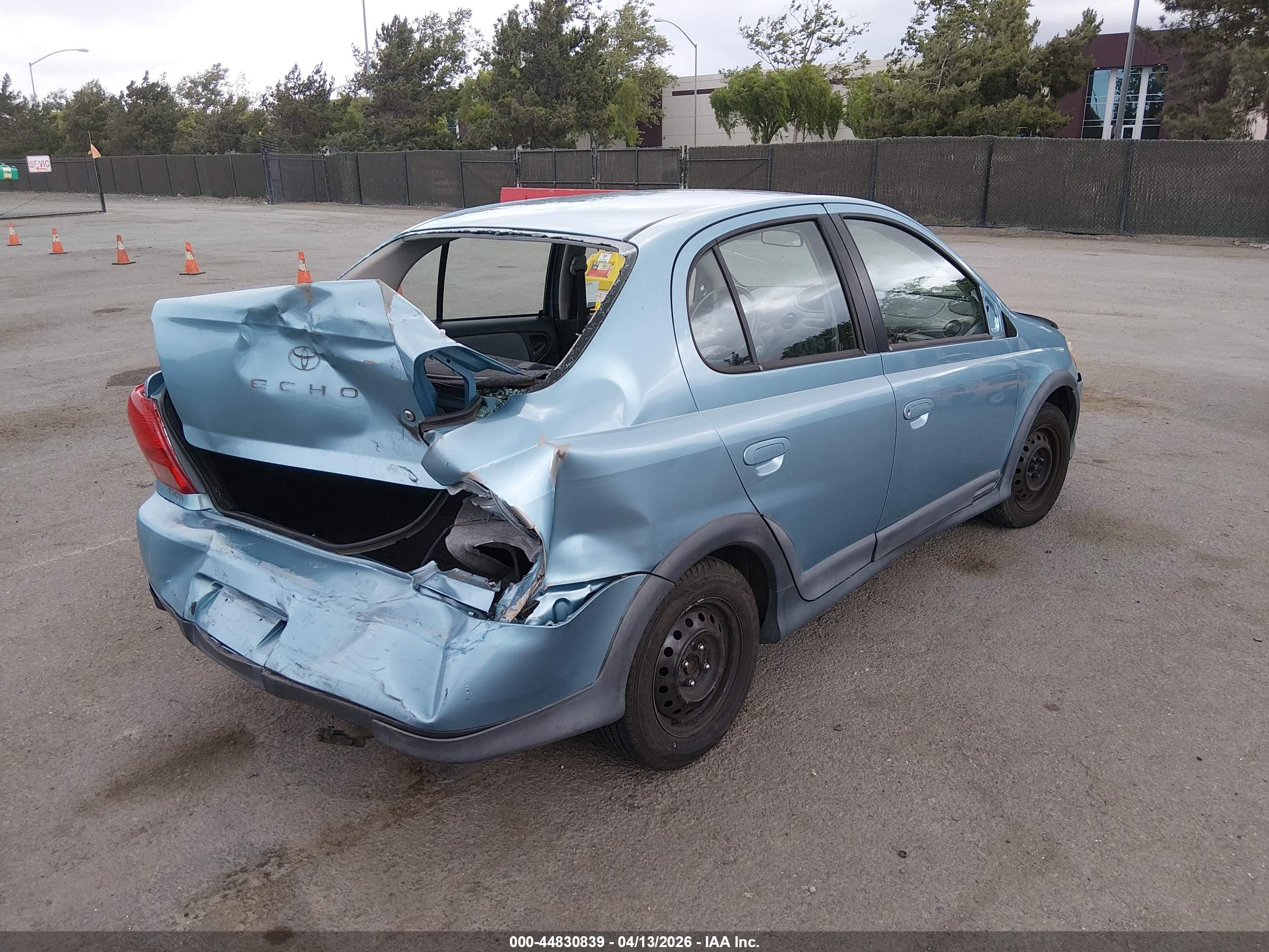 TOYOTA ECHO image 4