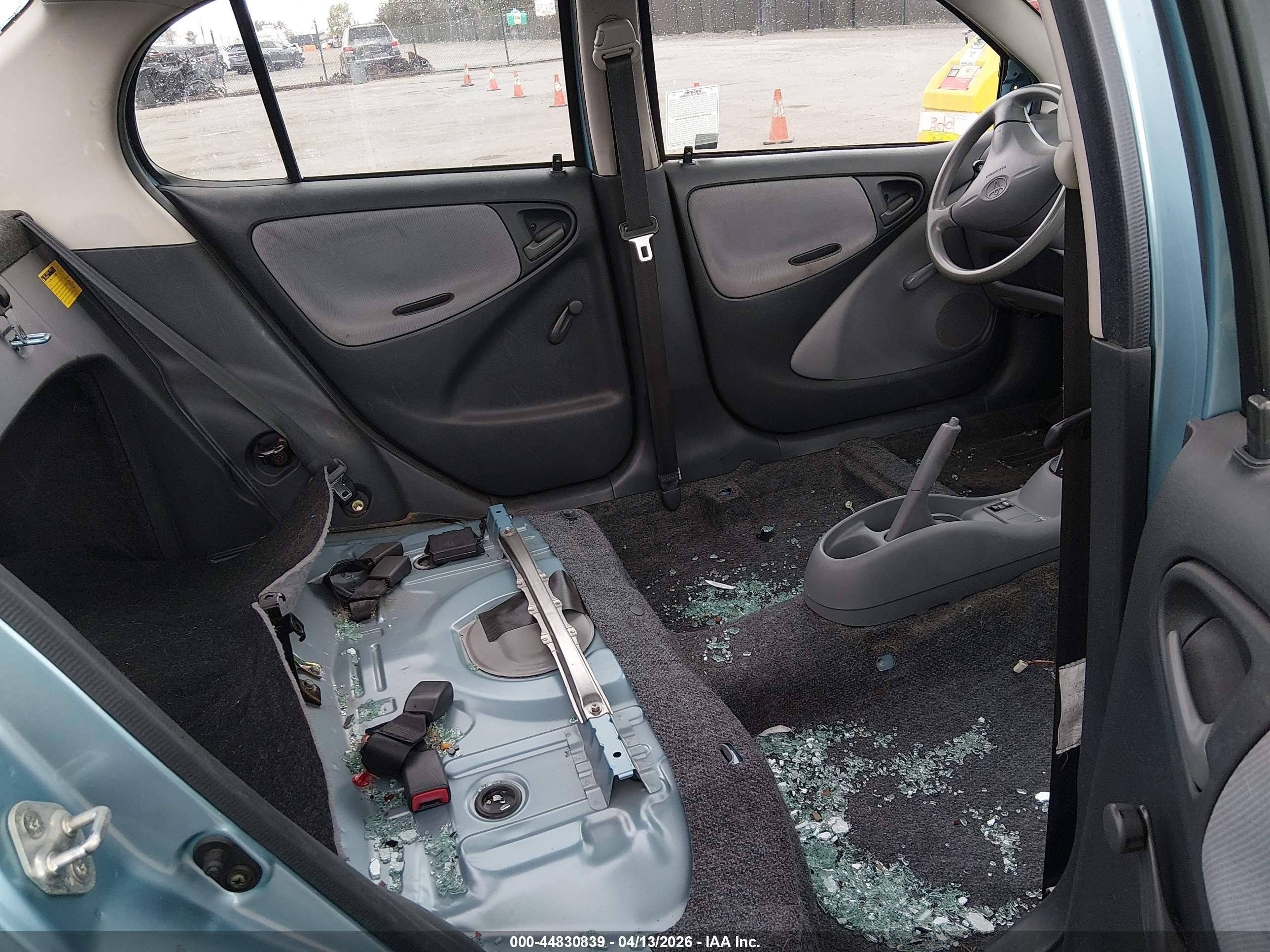 TOYOTA ECHO image 8