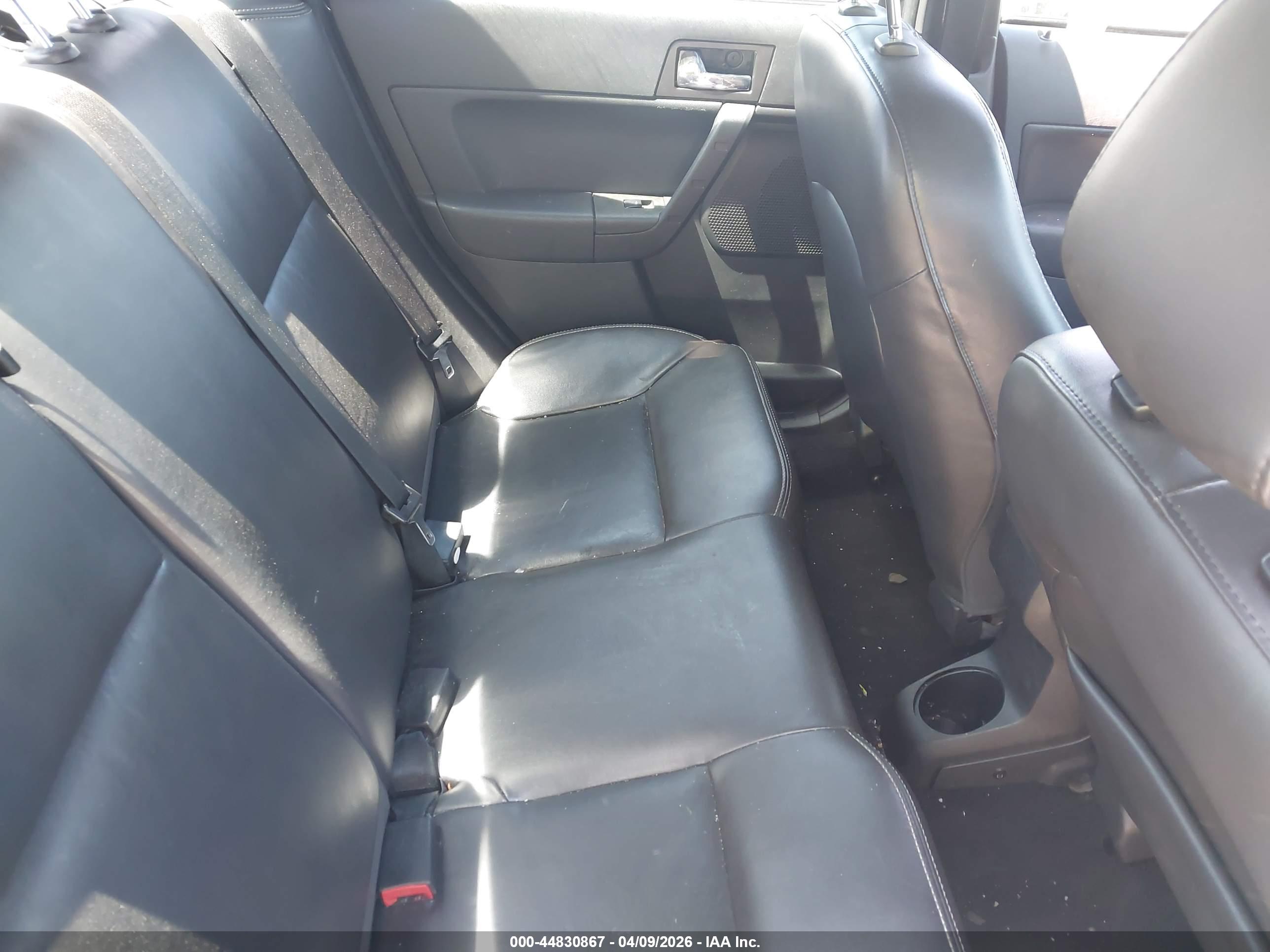 FORD FOCUS image 8
