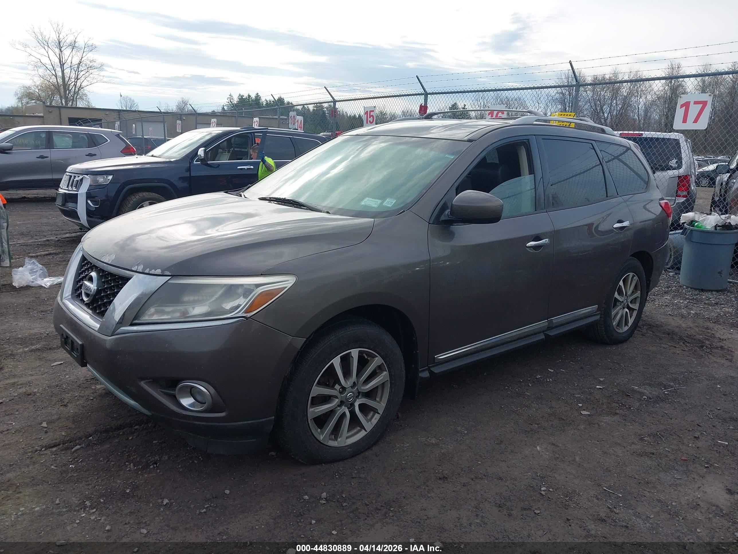 NISSAN PATHFINDER image 2