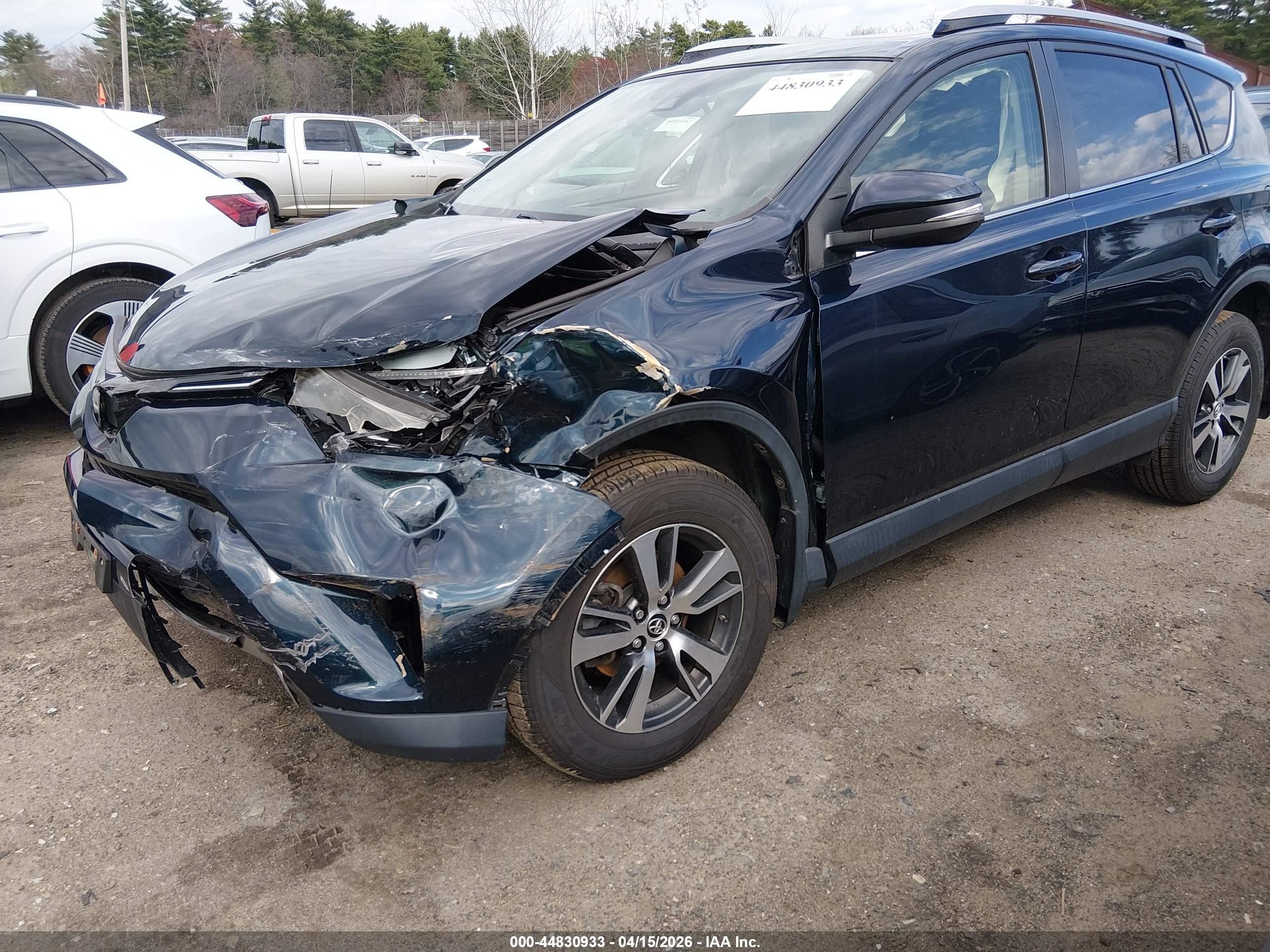 TOYOTA RAV4 image 2