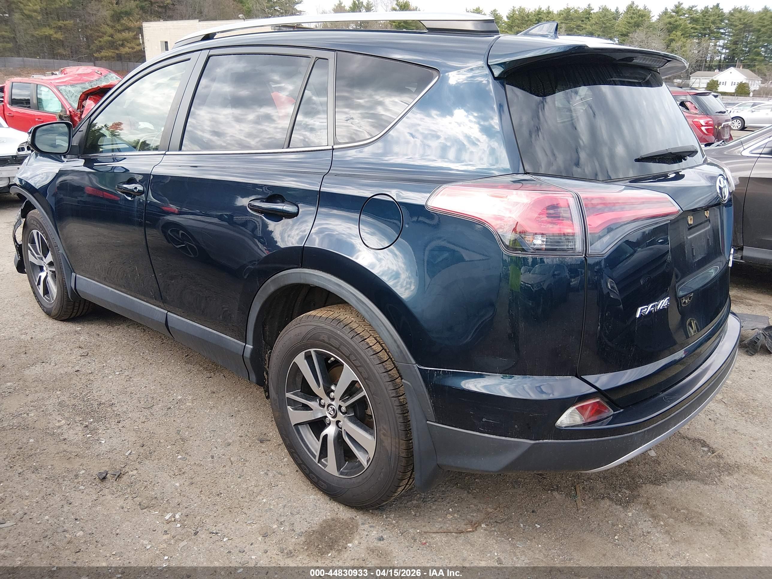 TOYOTA RAV4 image 3