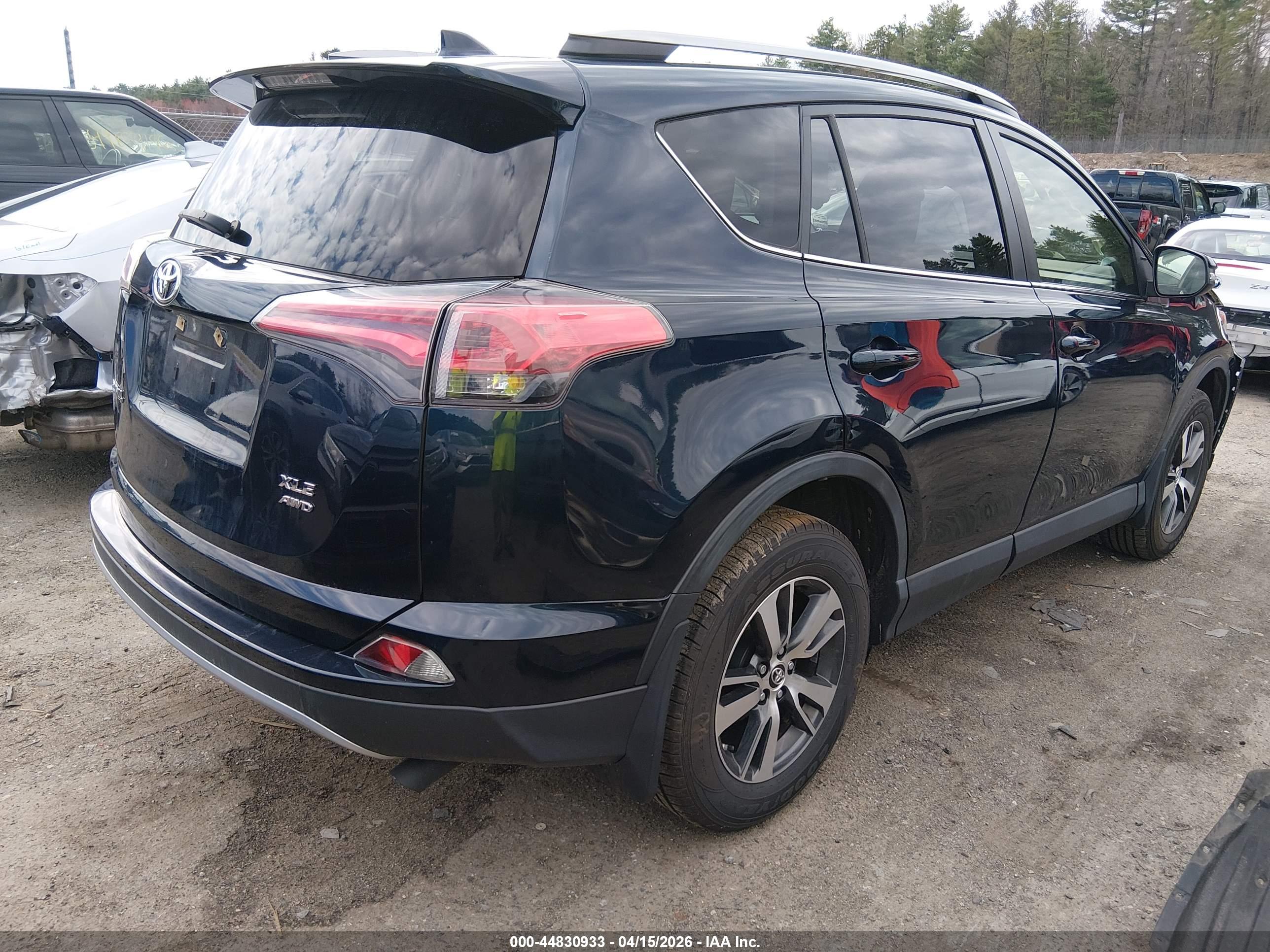 TOYOTA RAV4 image 4