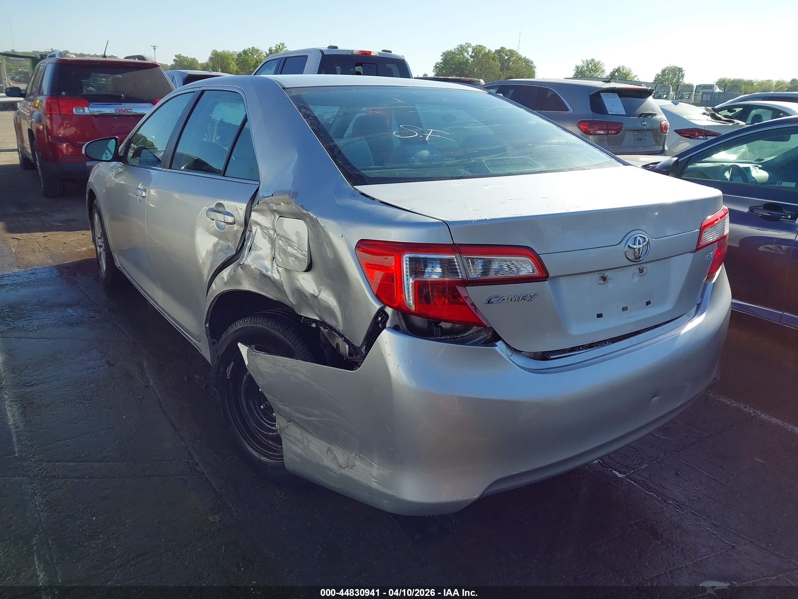 TOYOTA CAMRY image 3