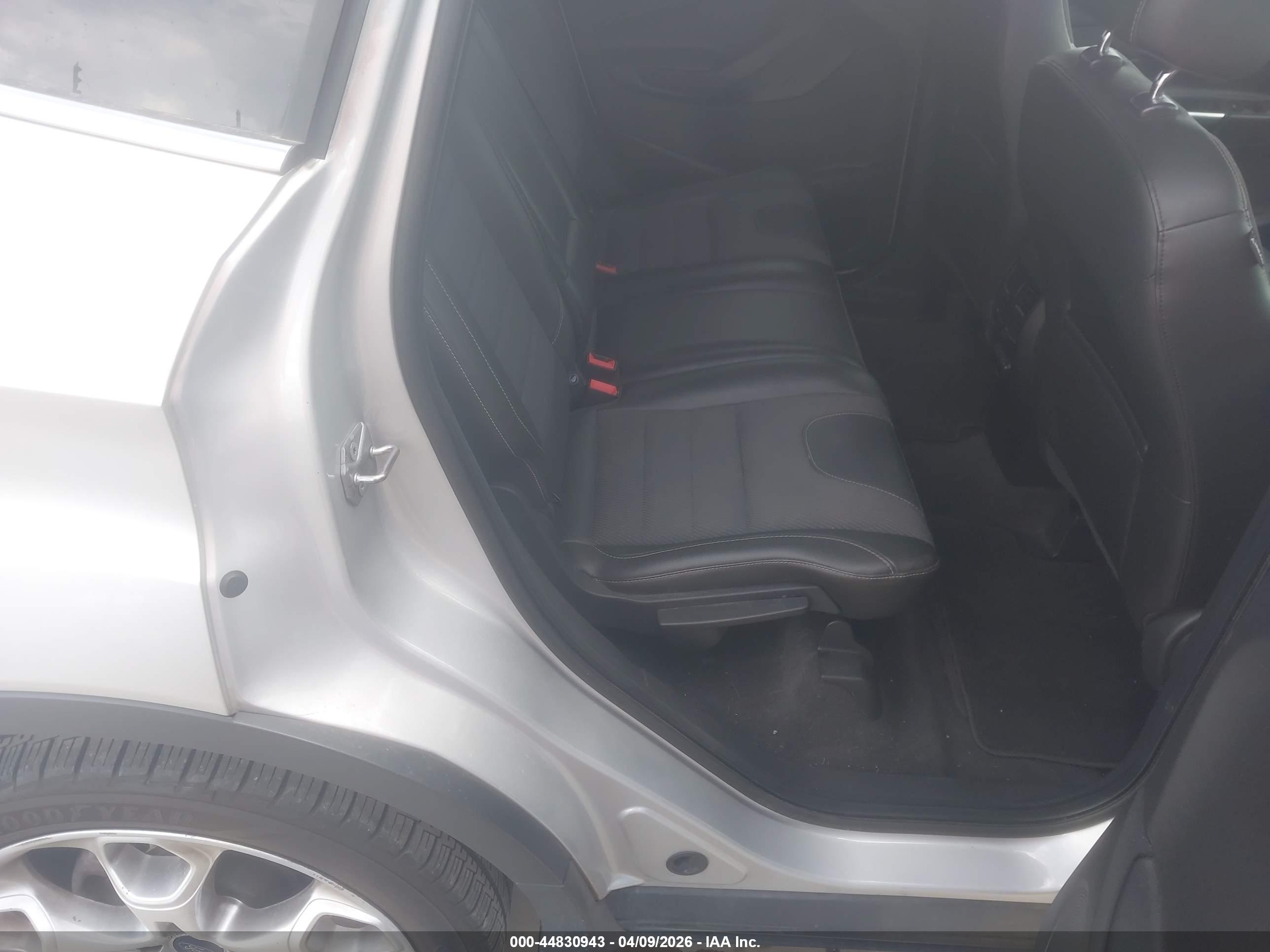 FORD ESCAPE image 8