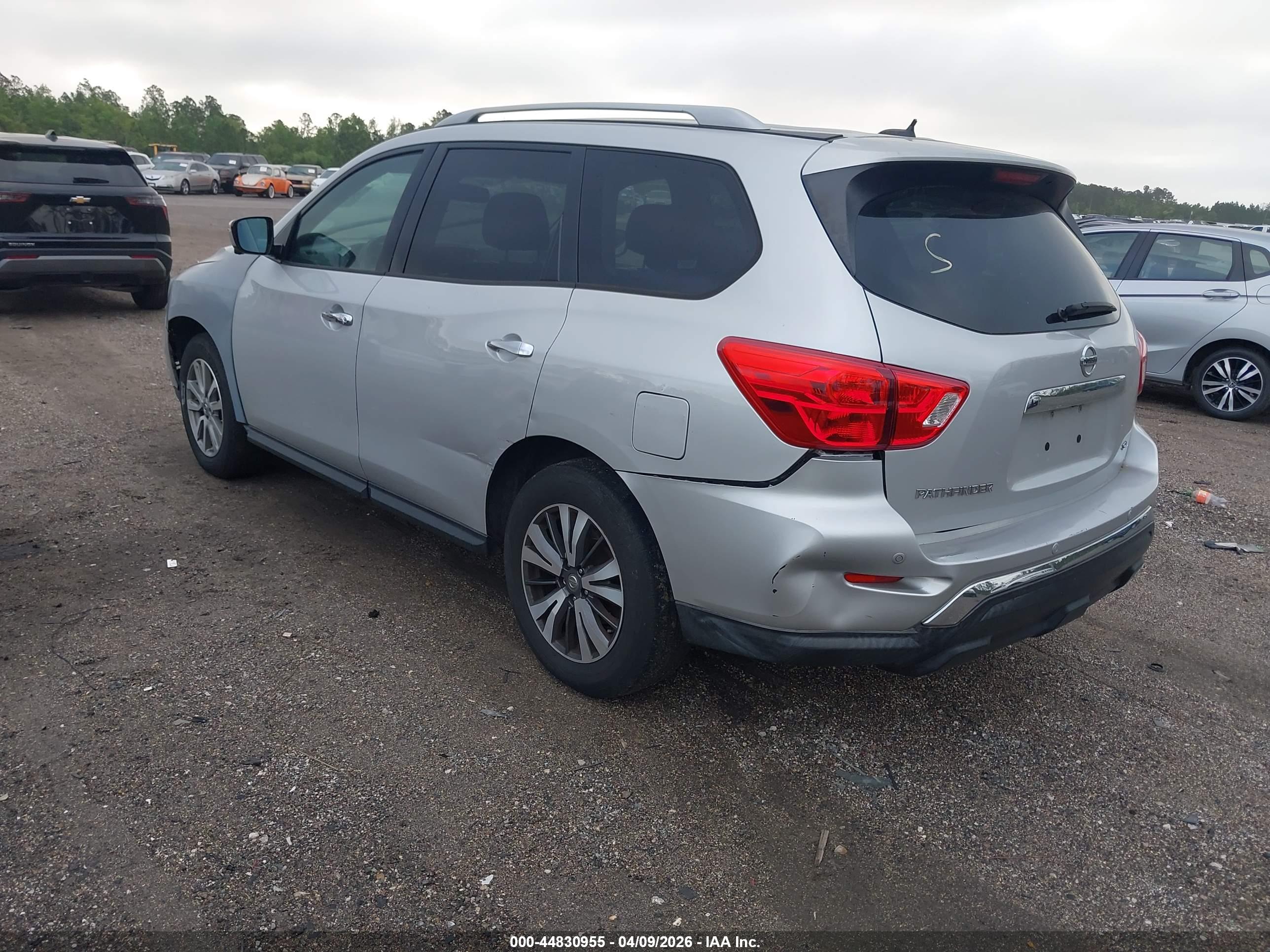 NISSAN PATHFINDER image 3