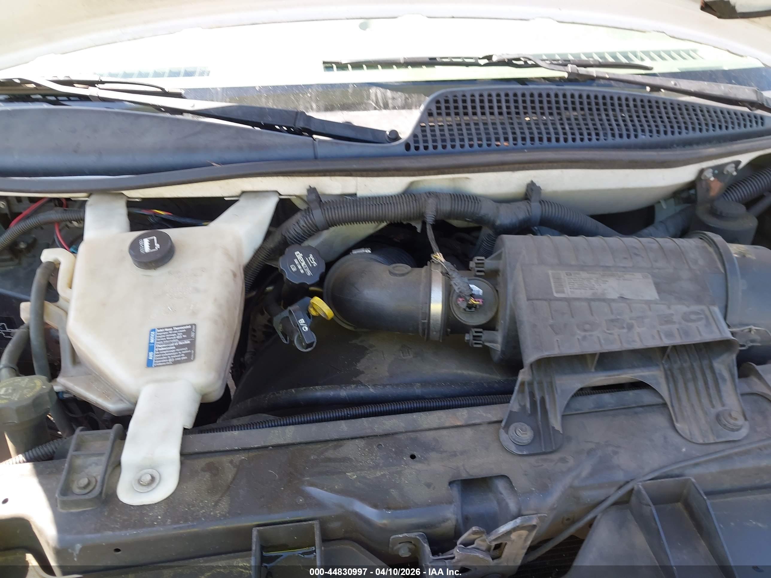 CHEVROLET EXPRESS image 10