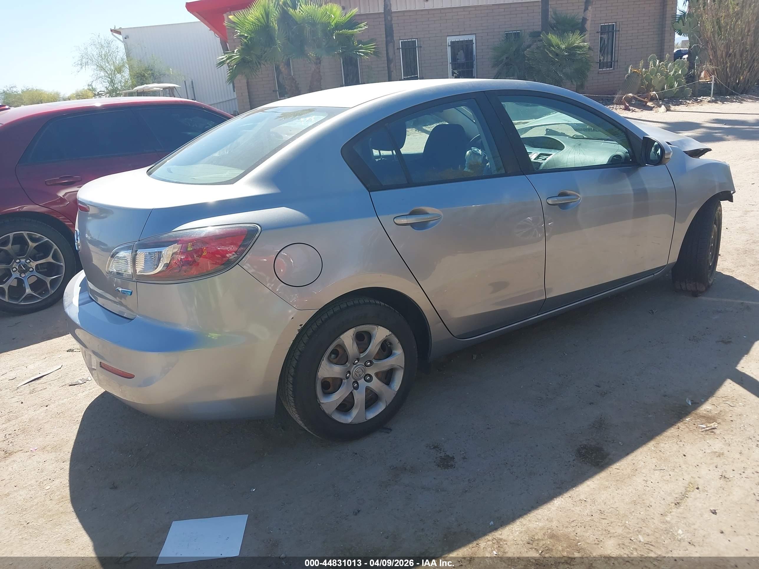 MAZDA MAZDA3 image 4