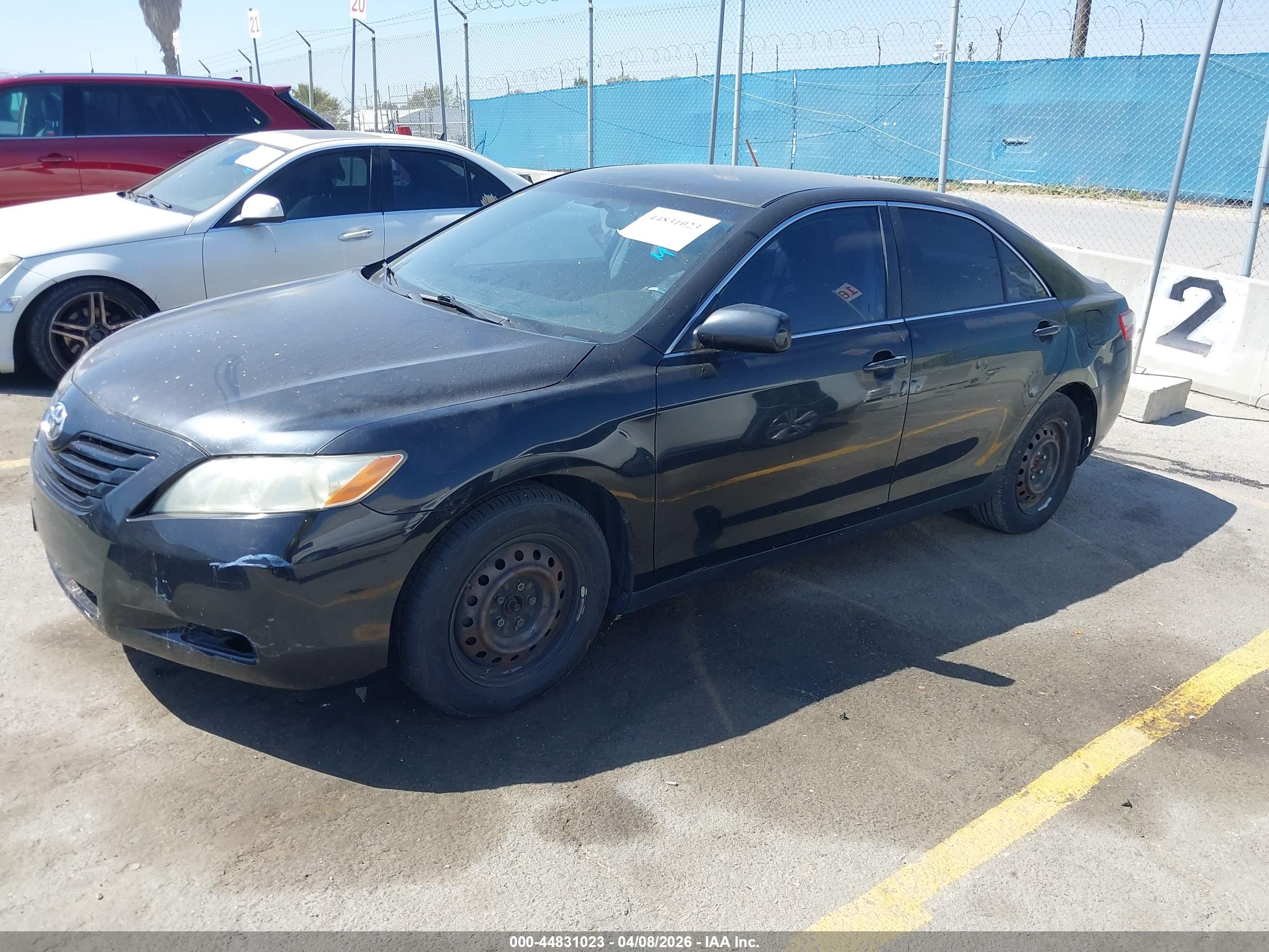 TOYOTA CAMRY image 2