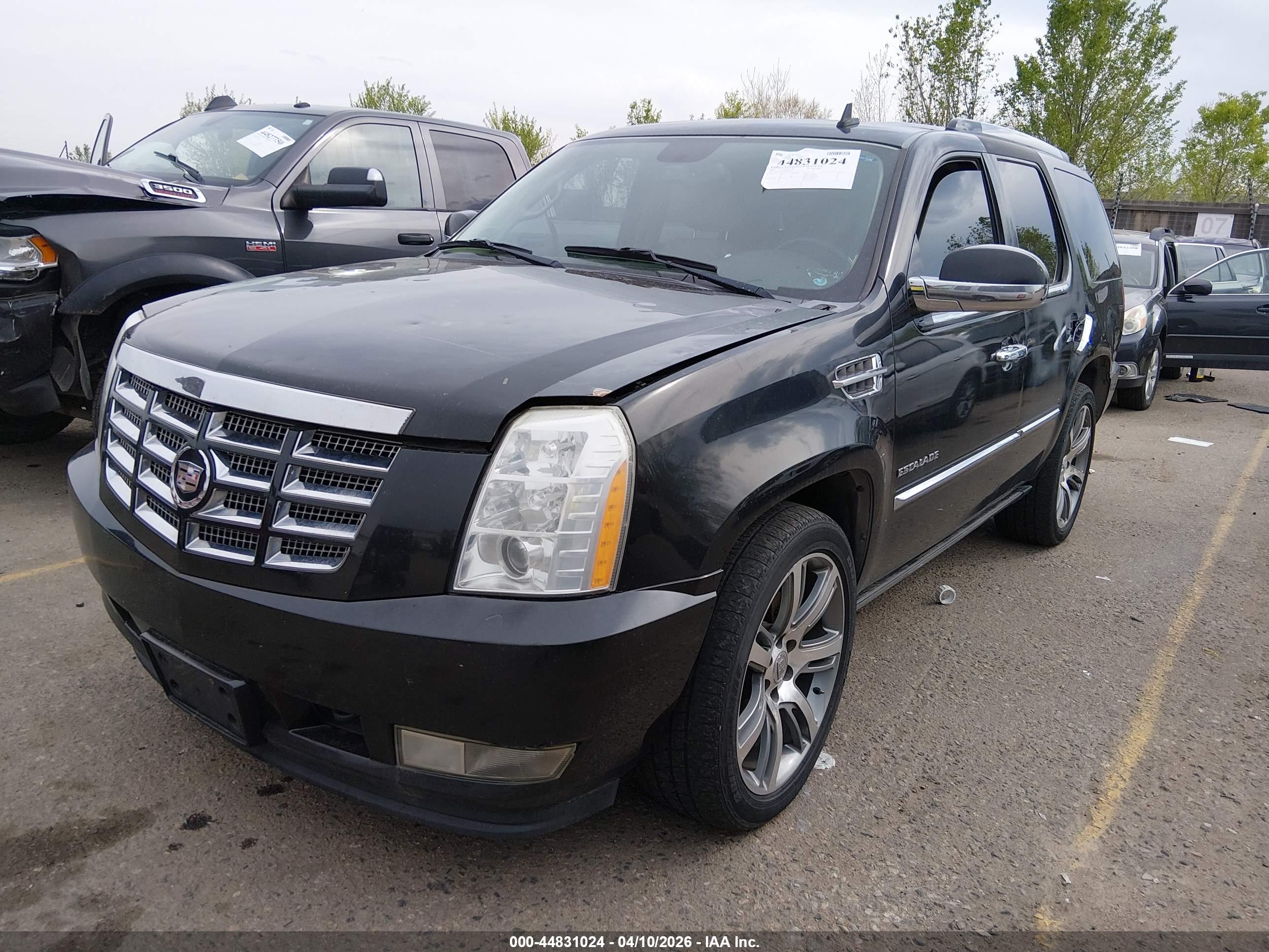 CADILLAC ESCALADE image 2