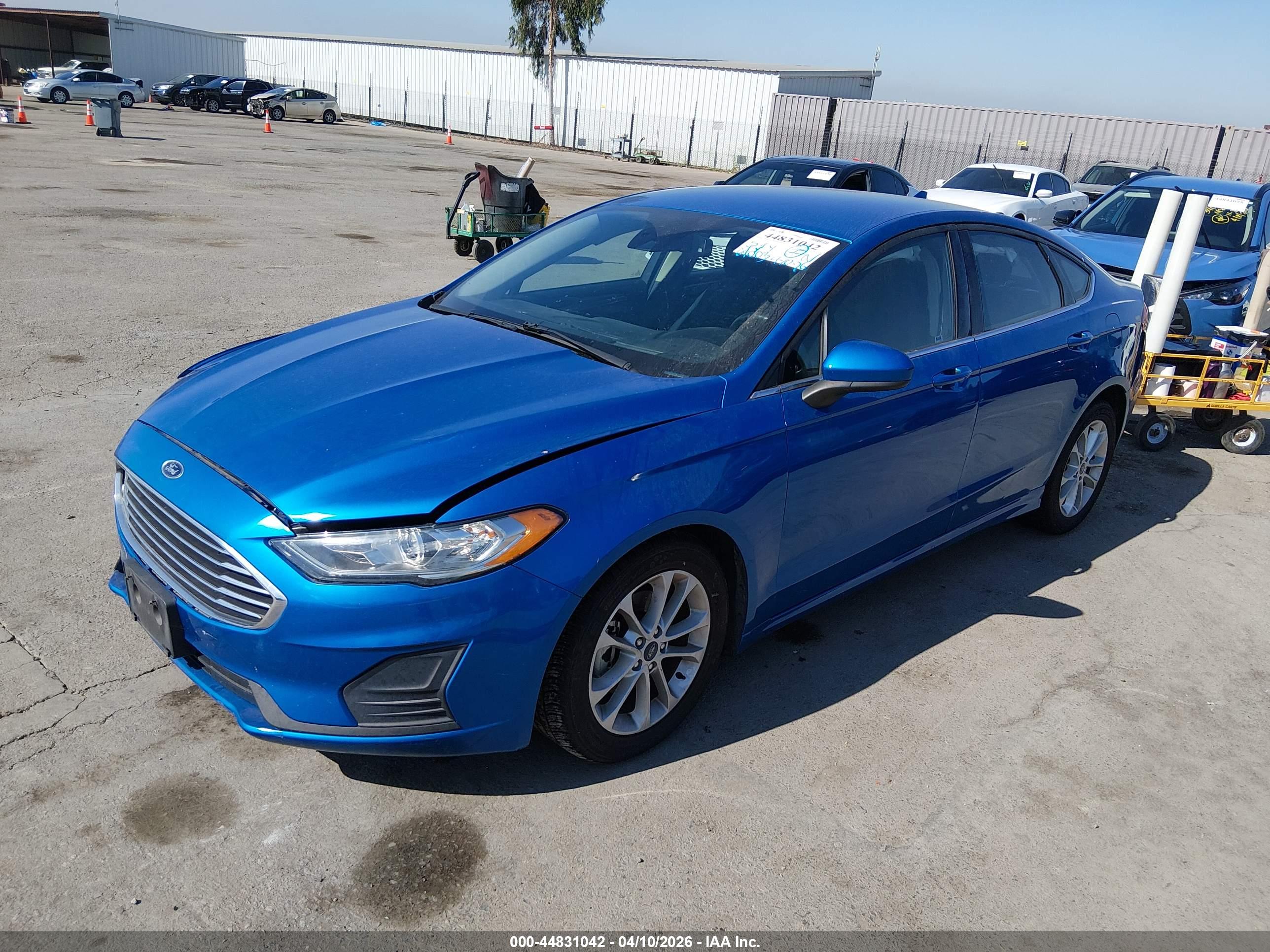 FORD FUSION image 2