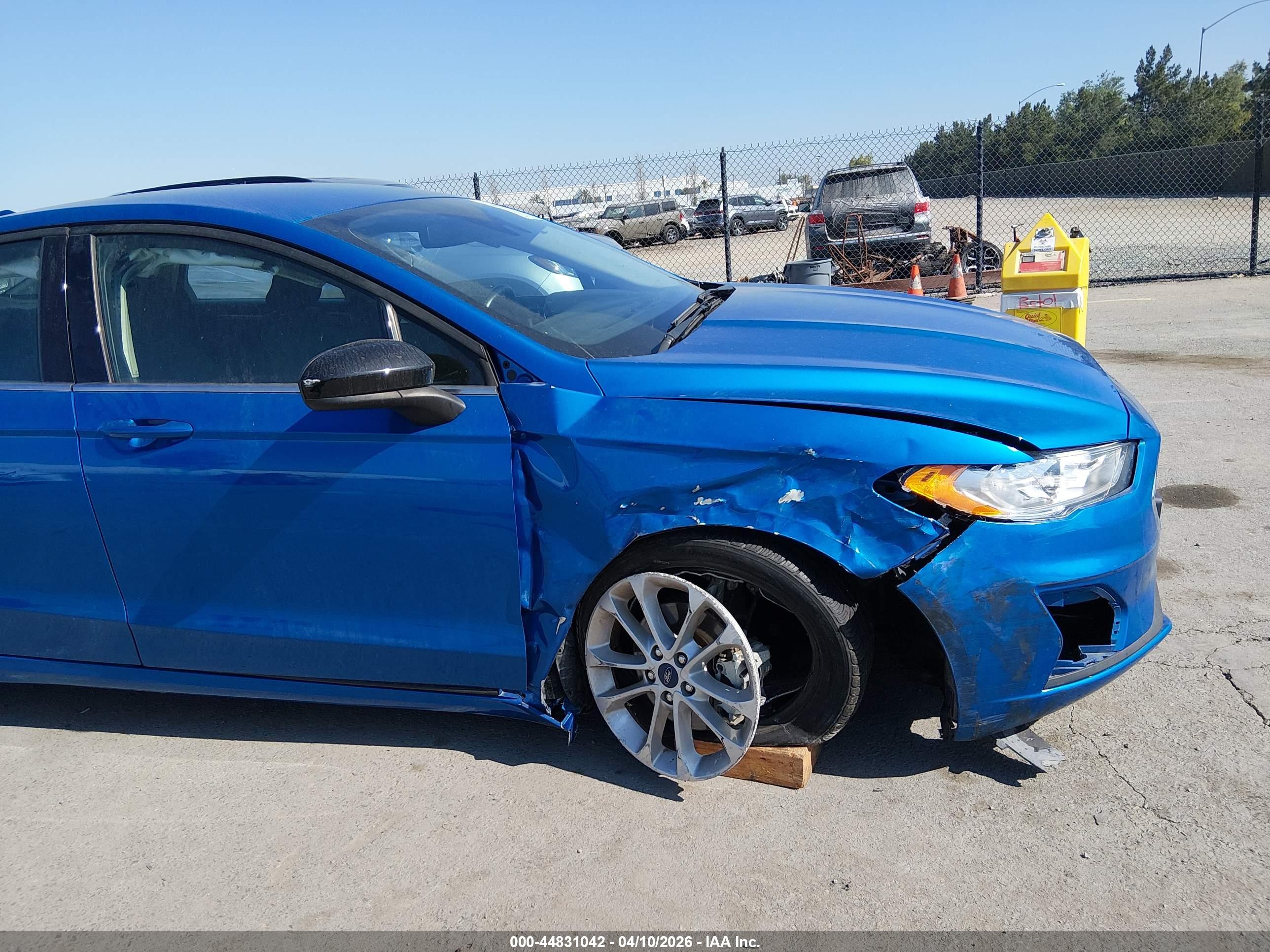 FORD FUSION image 6