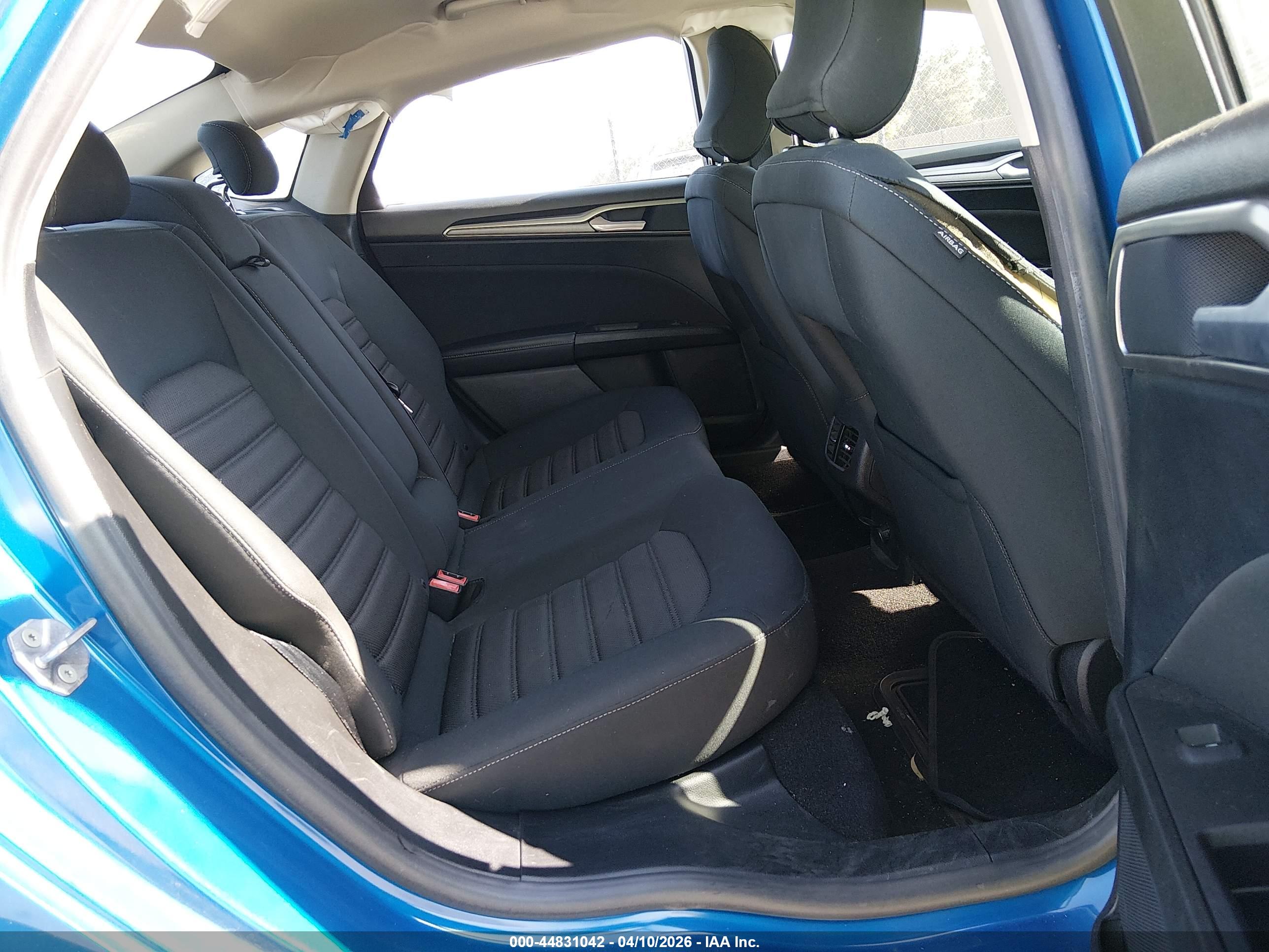 FORD FUSION image 8